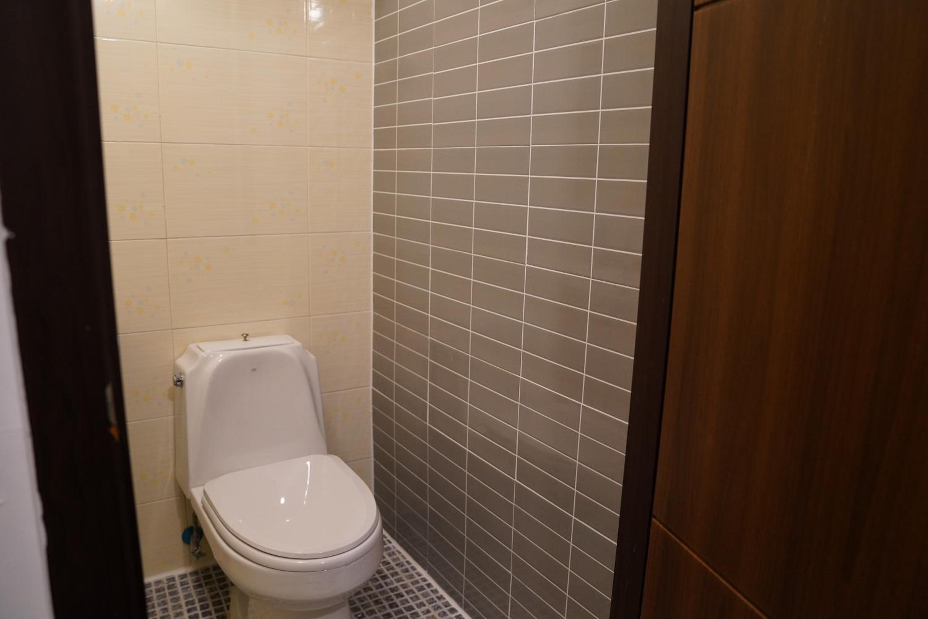 Quadruple Room with Private Bathroom - Photo 12