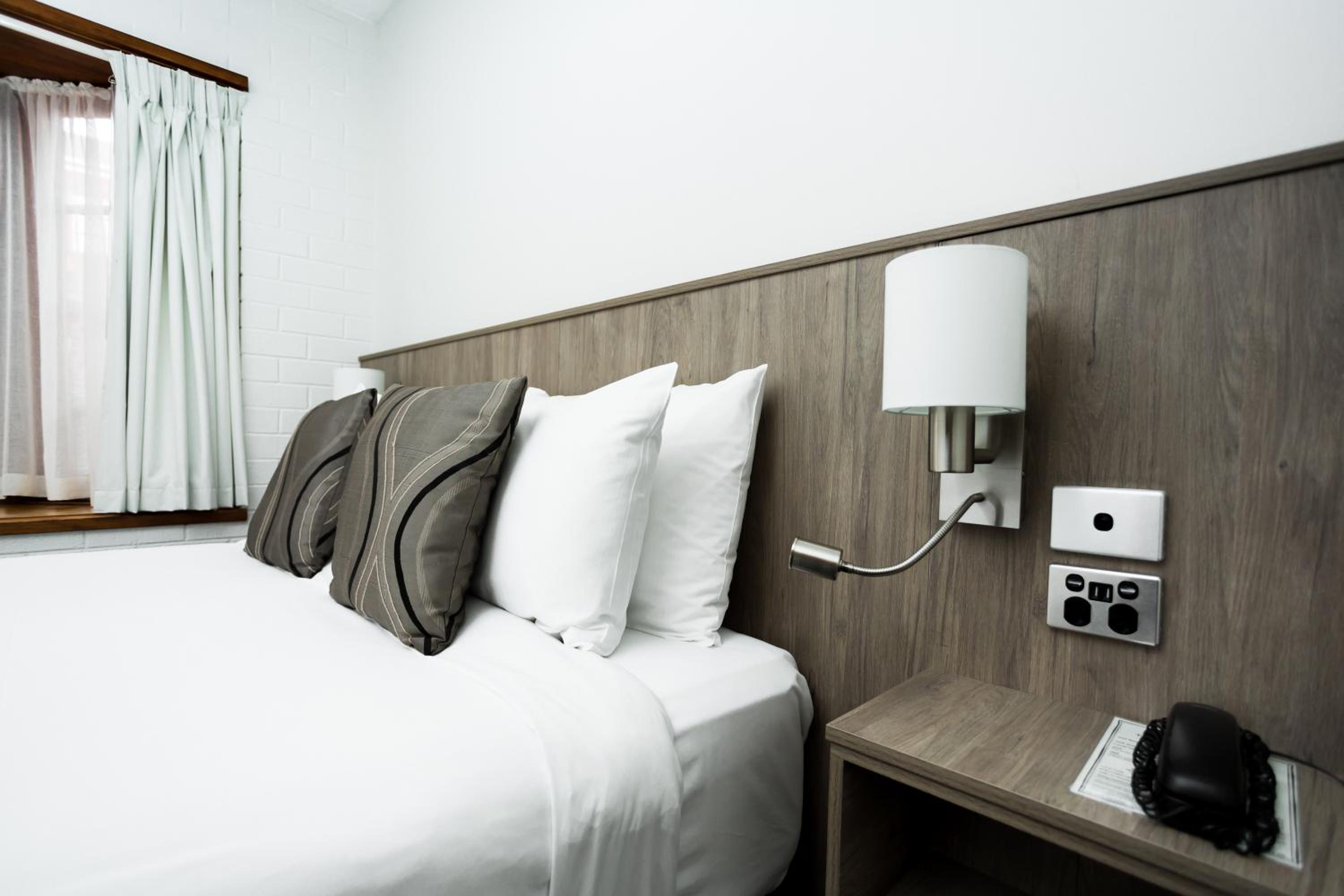 Two-Bedroom Apartment - Photo 2