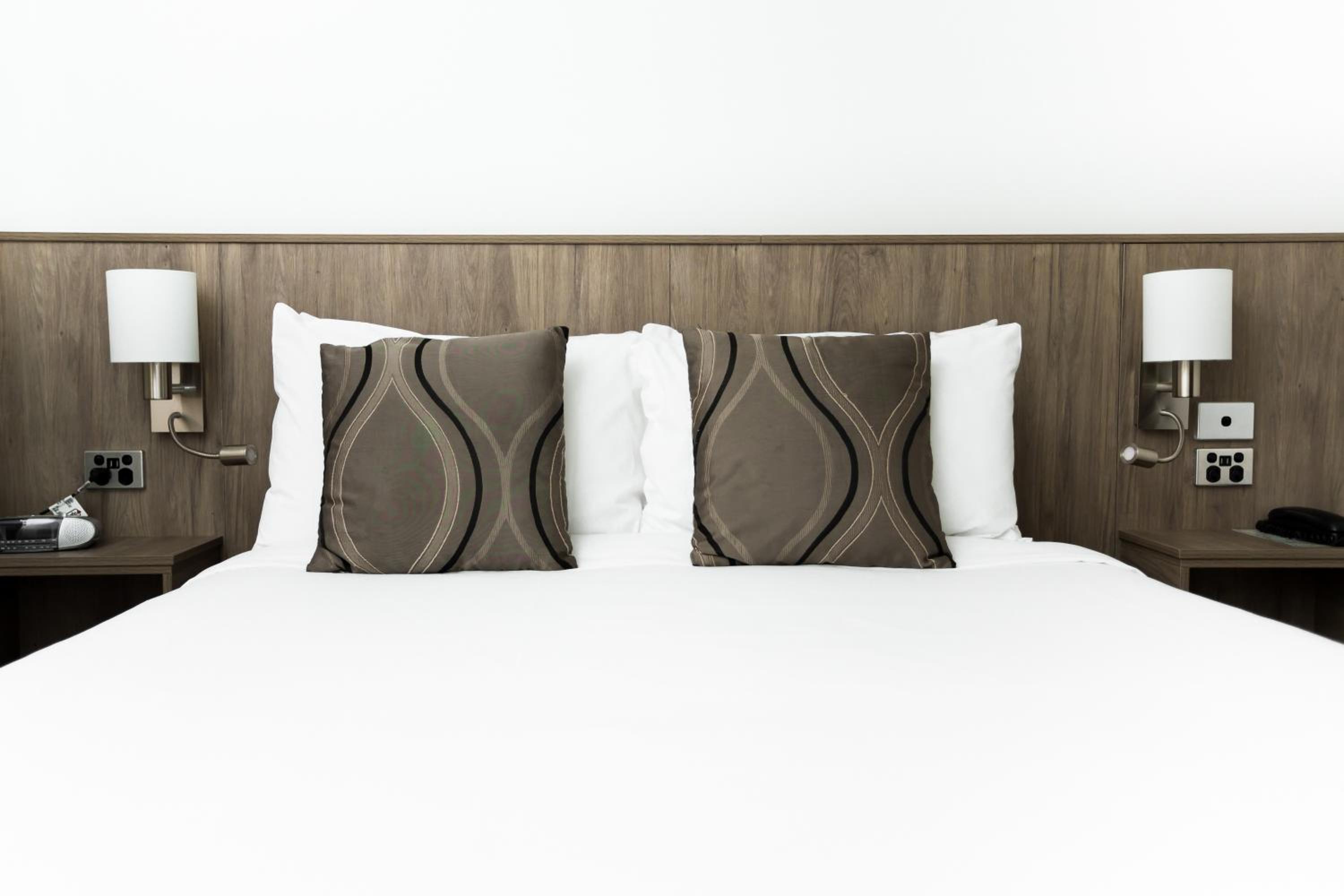 Two-Bedroom Apartment - Photo 3