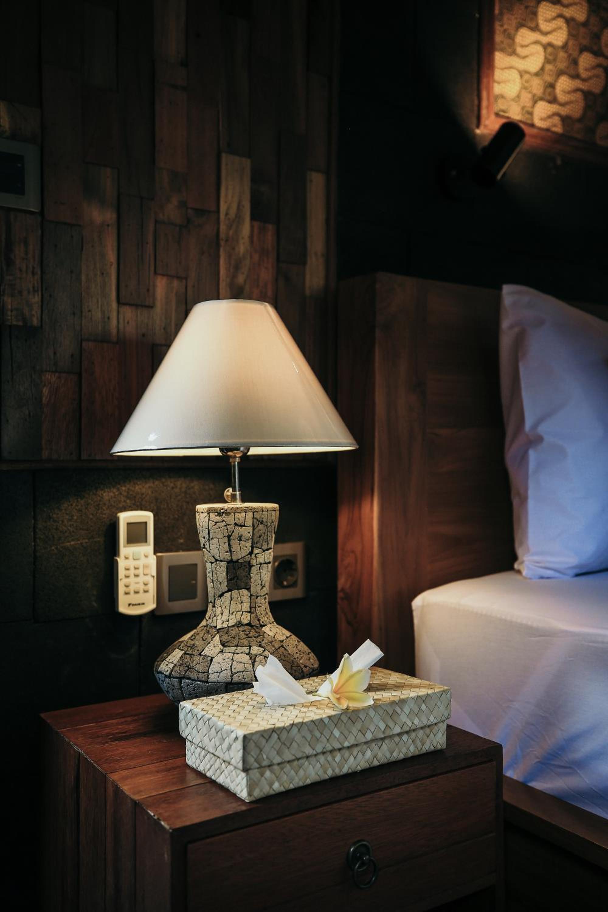 Suite - Photo 1