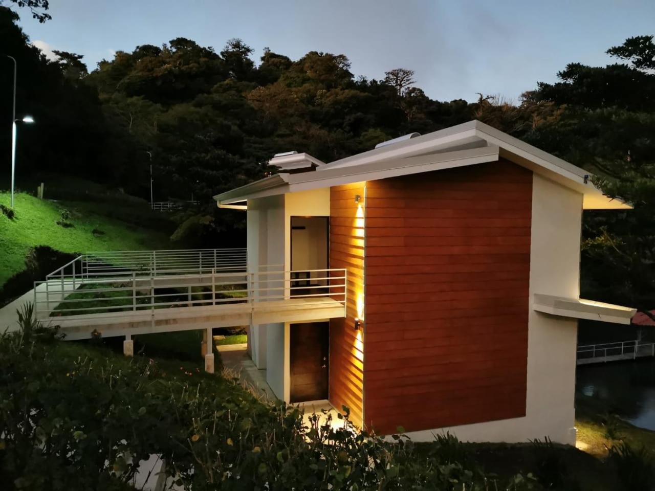 Double Room with Balcony - Photo 26