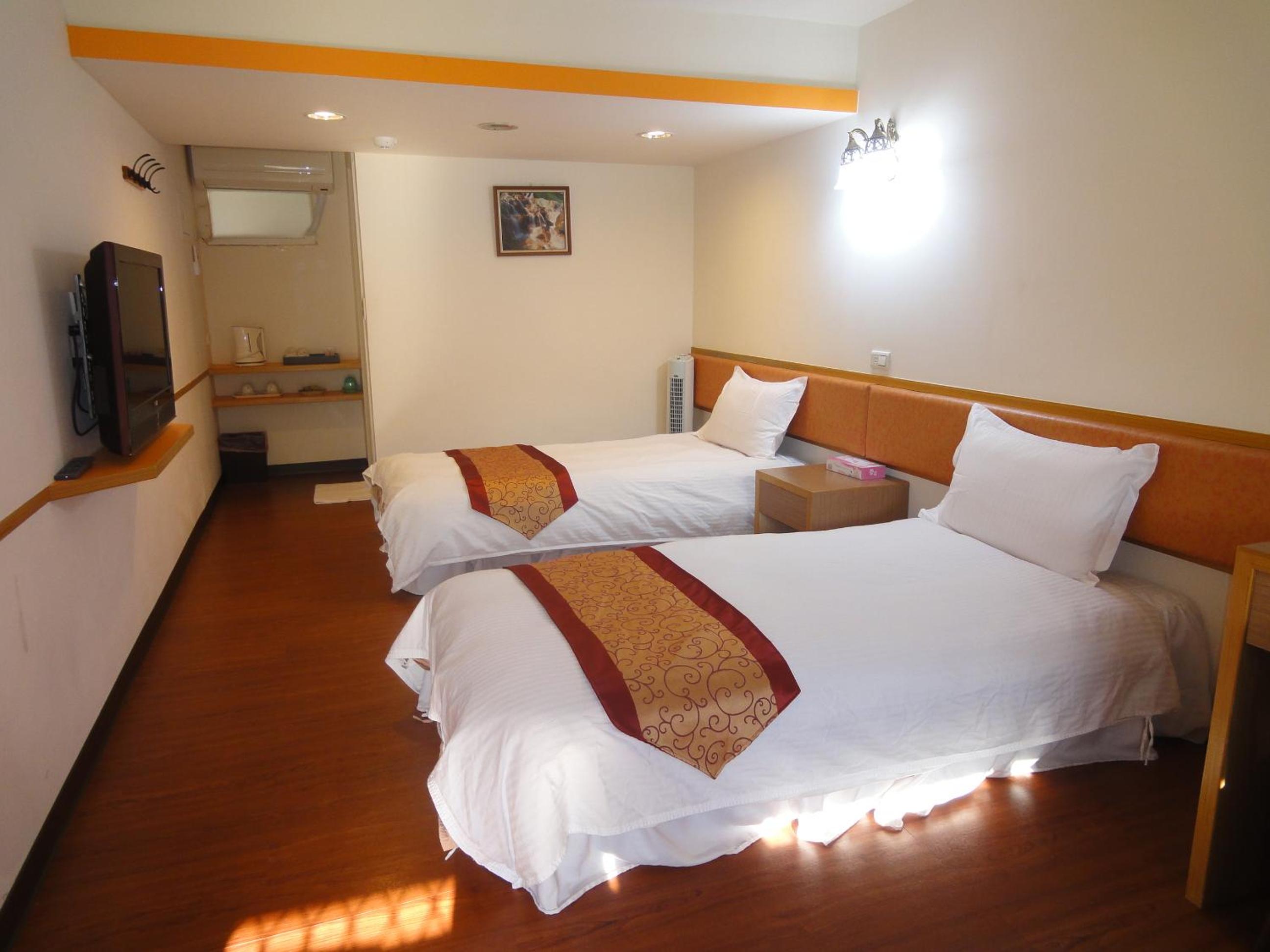 Standard Double or Twin Room photo 2