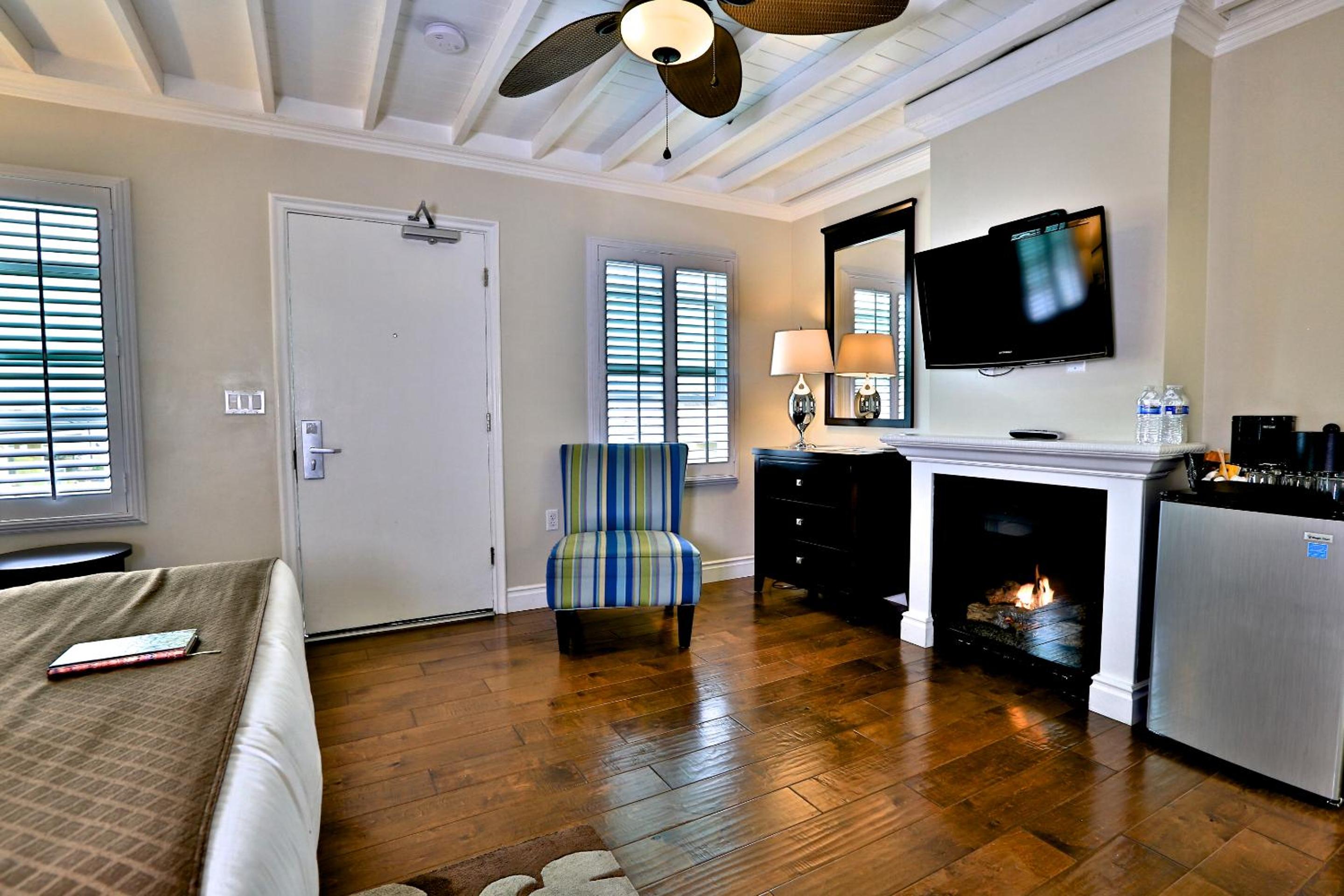 Deluxe Queen Room with Two Queen Beds