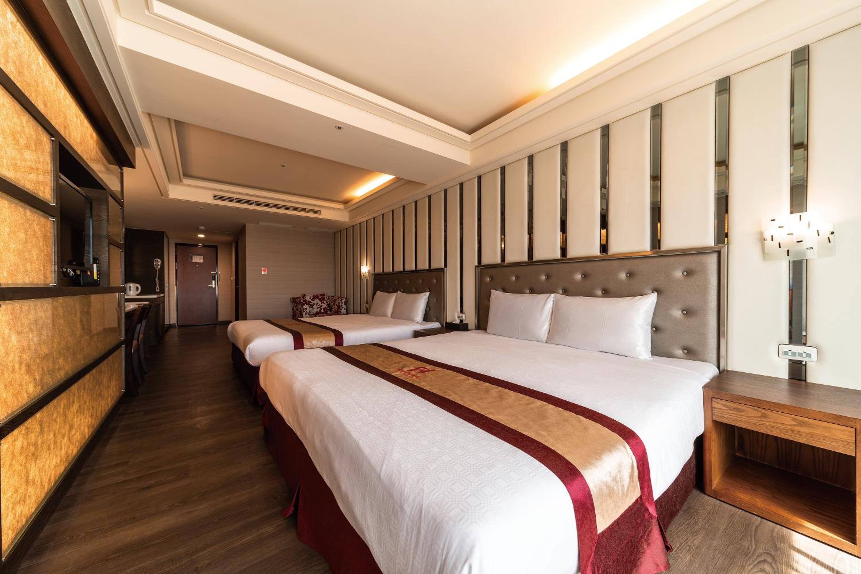 Deluxe Triple Room photo 2