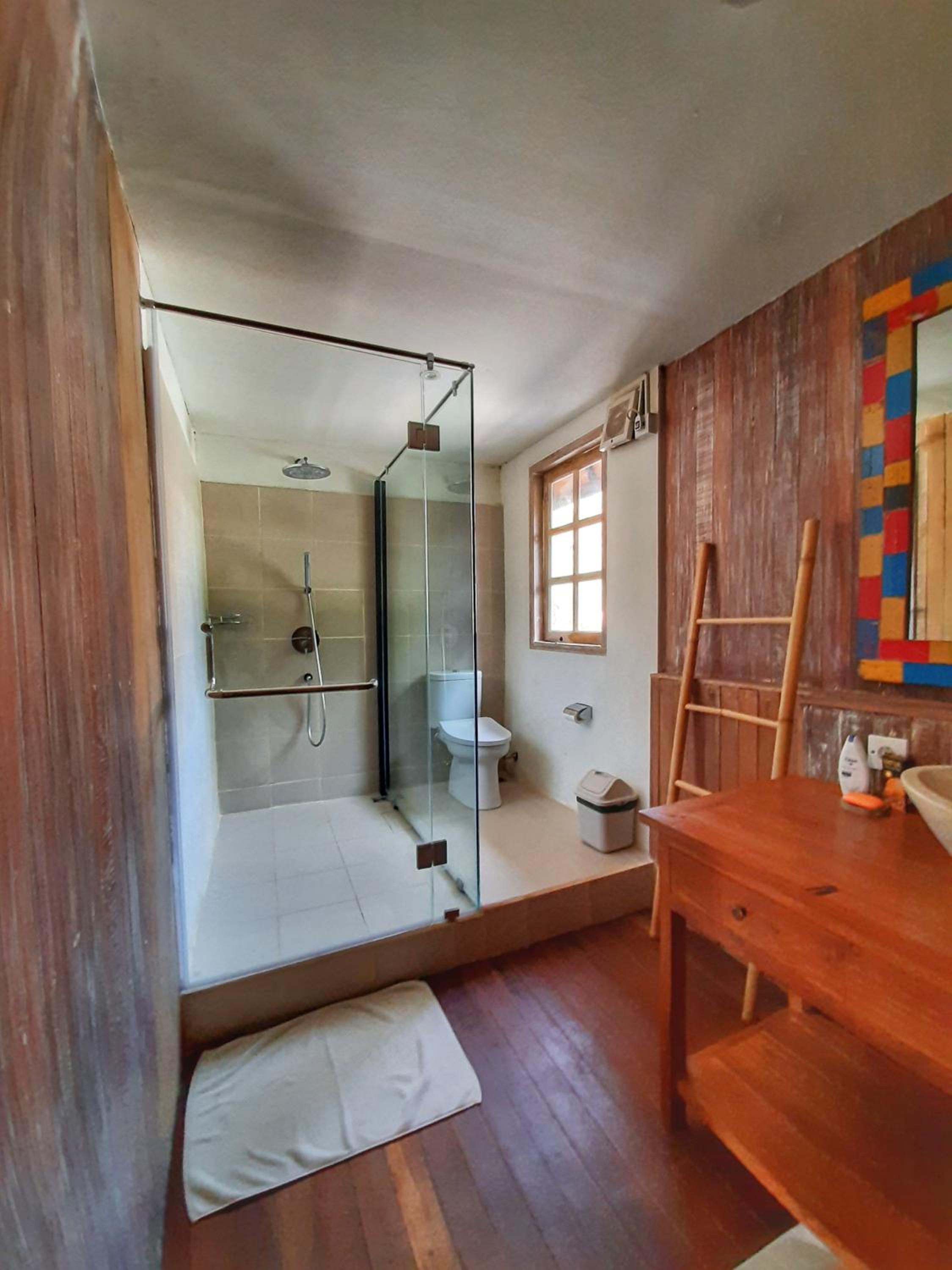 Four-Bedroom Villa with Private Pool - Photo 5