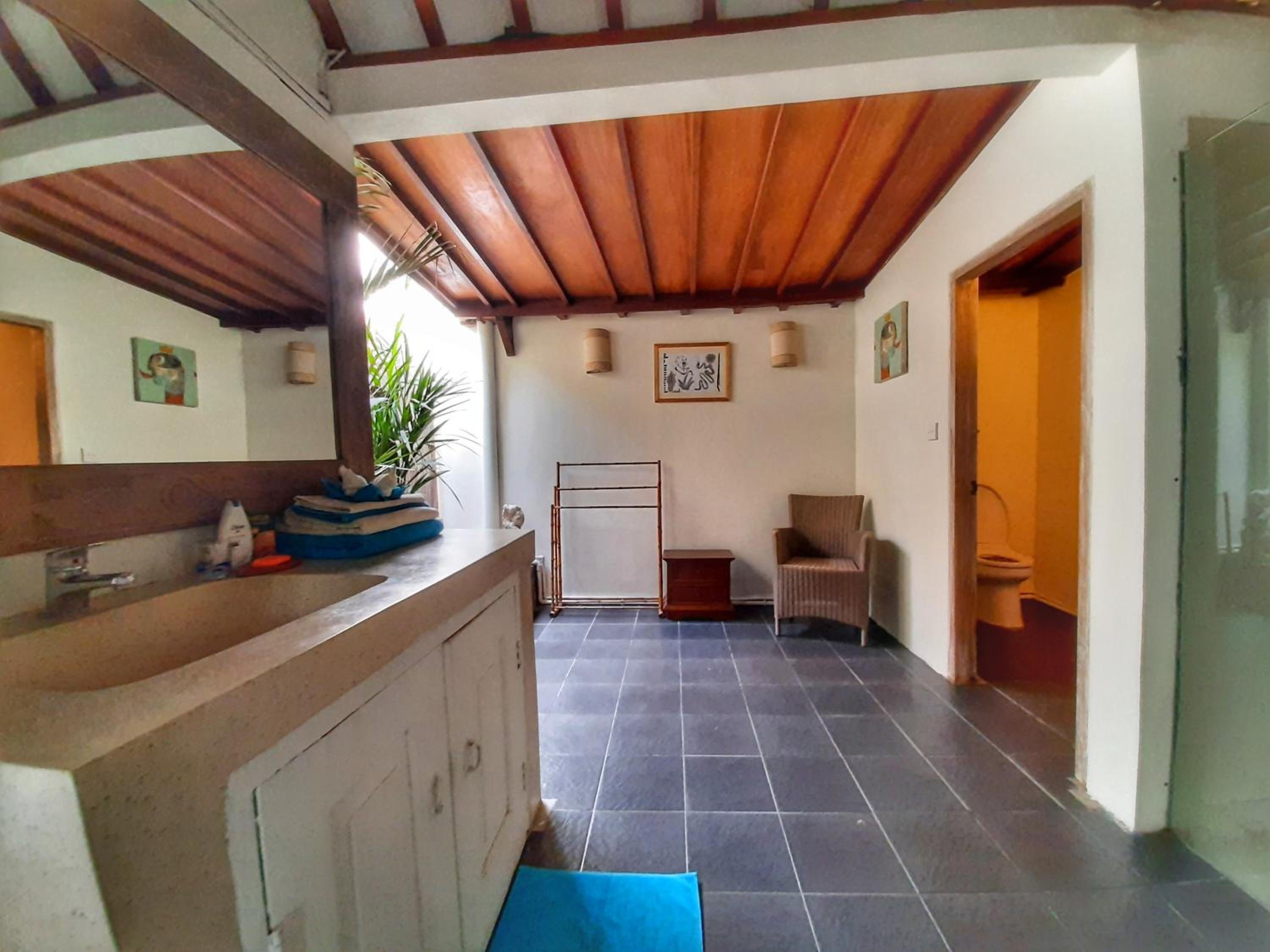 Four-Bedroom Villa with Private Pool - Photo 3