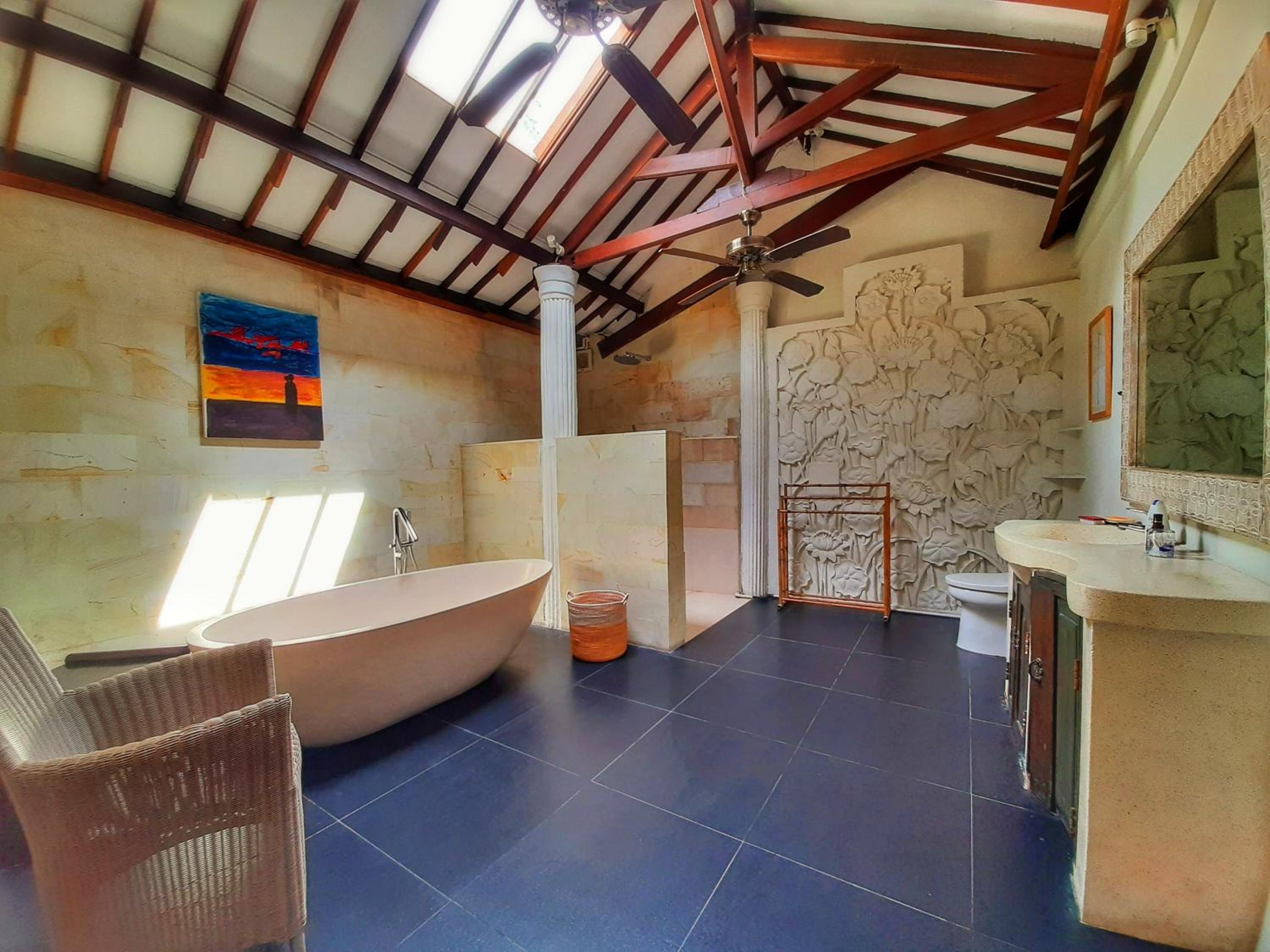 Four-Bedroom Villa with Private Pool - Photo 23