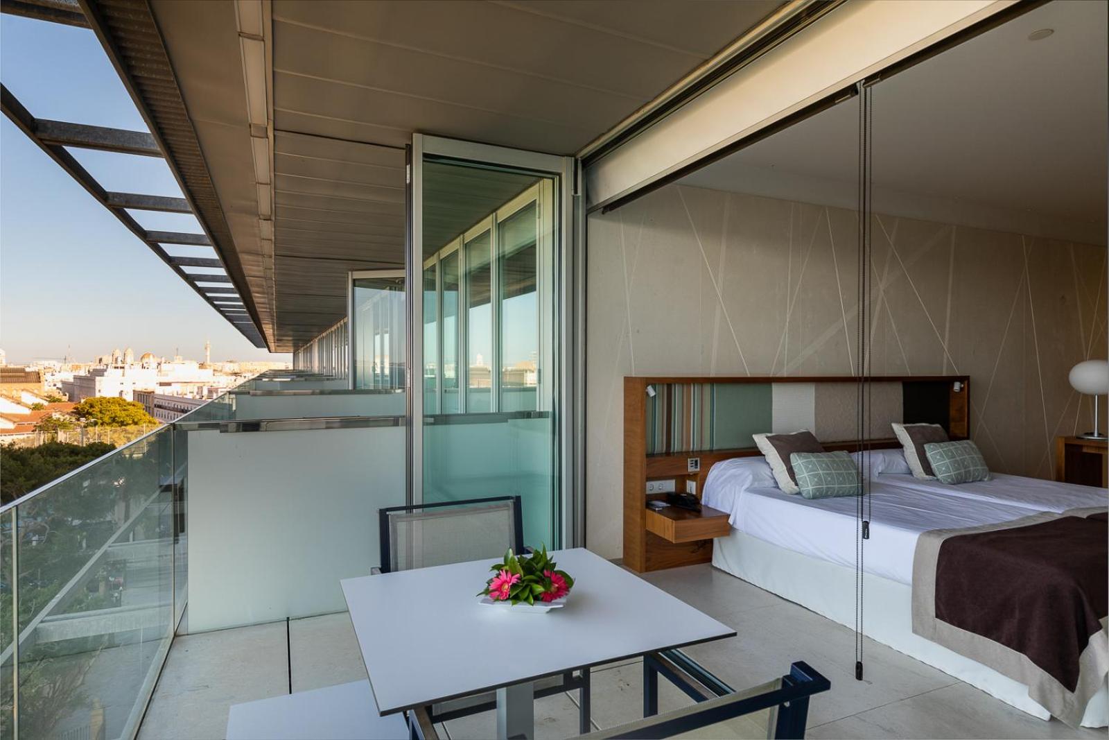 Double or Twin Room with Extra Bed (3 Adults) - Photo 3