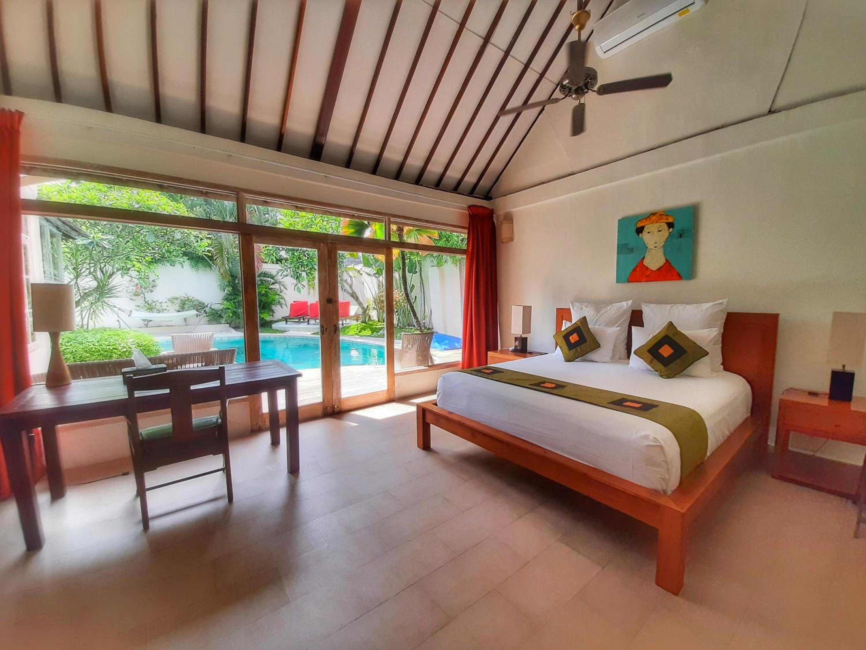 Four-Bedroom Villa with Private Pool - Photo 21