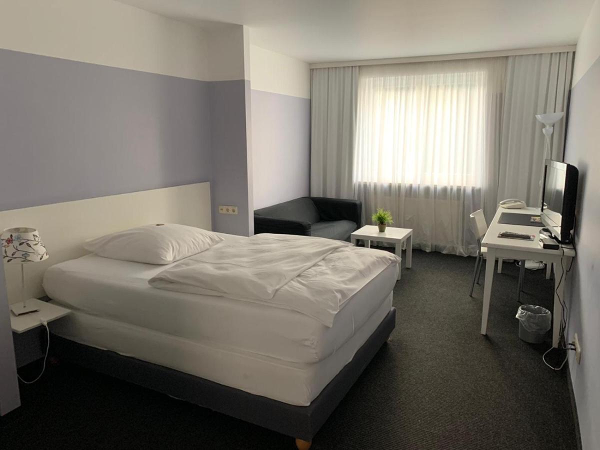 Single Room with Bathroom photo 3