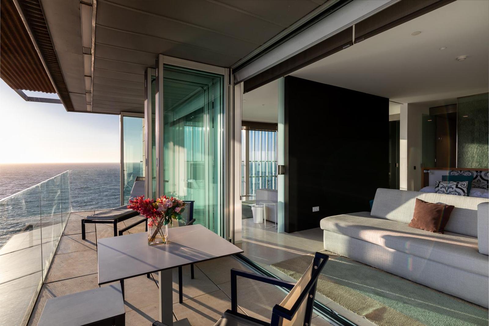 Junior Suite with Sea View - Photo 3