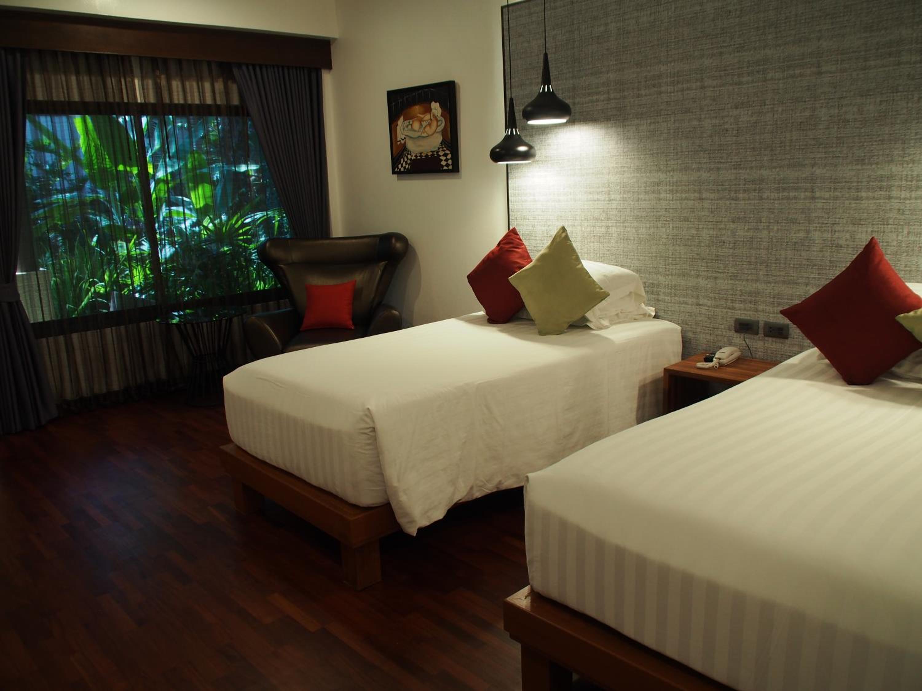 Standard Twin Room with Garden View - Photo 6