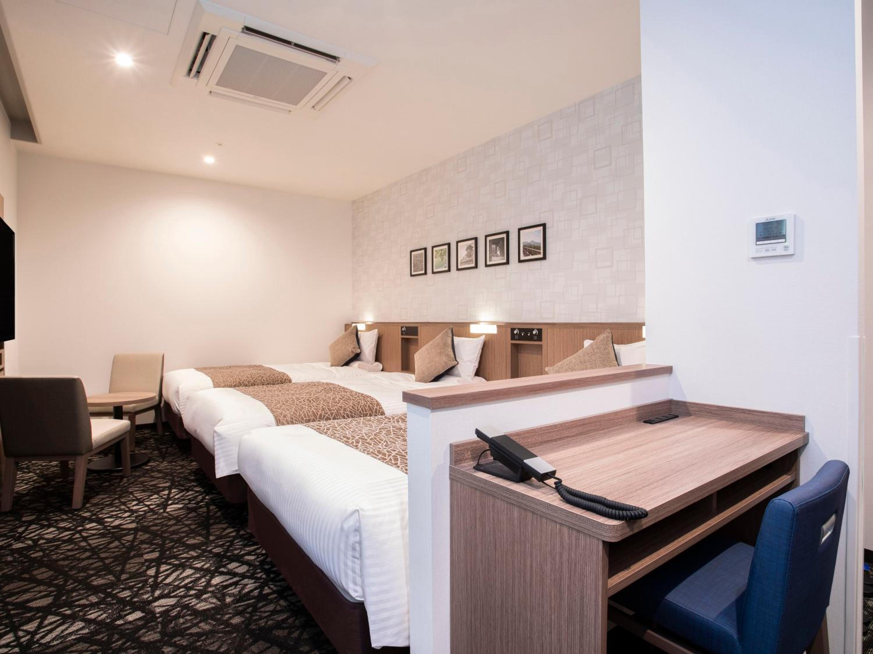 Standard Triple Room - Photo 7