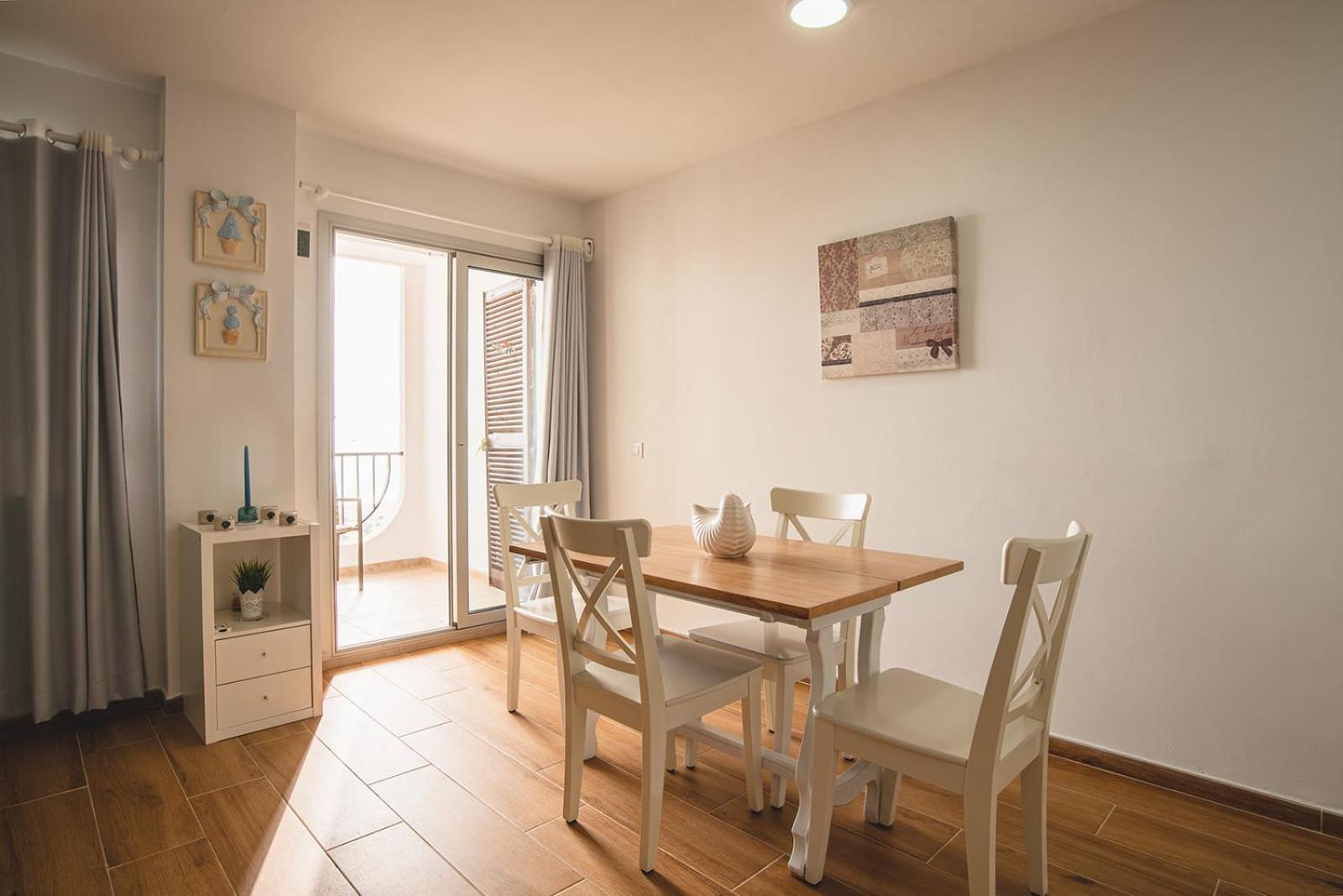 Apartment with Terrace - Photo 48
