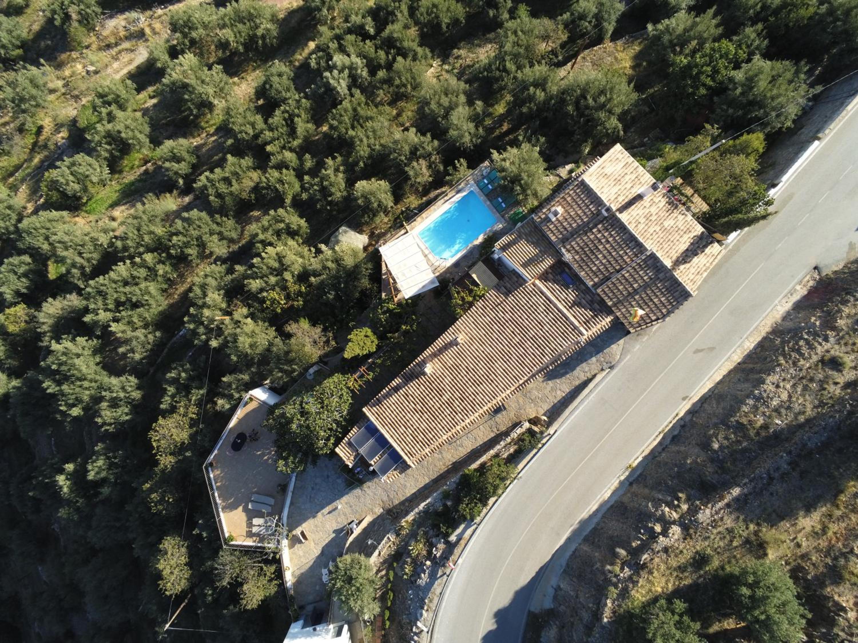 Two-Bedroom House with Hot Tub (4 Adults) photo 3