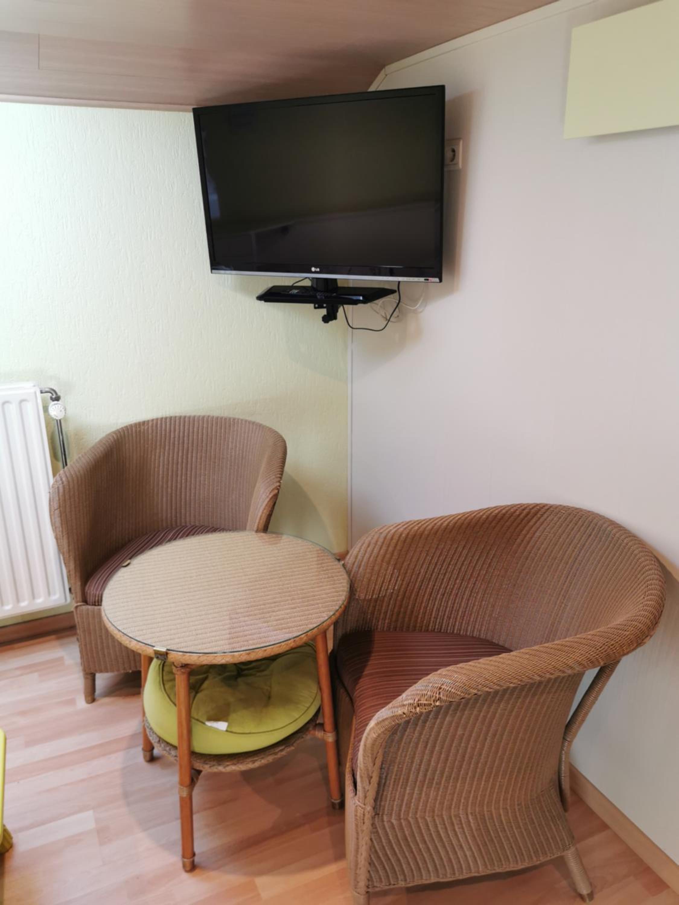 Double or Twin Room with Private Bathroom photo 2