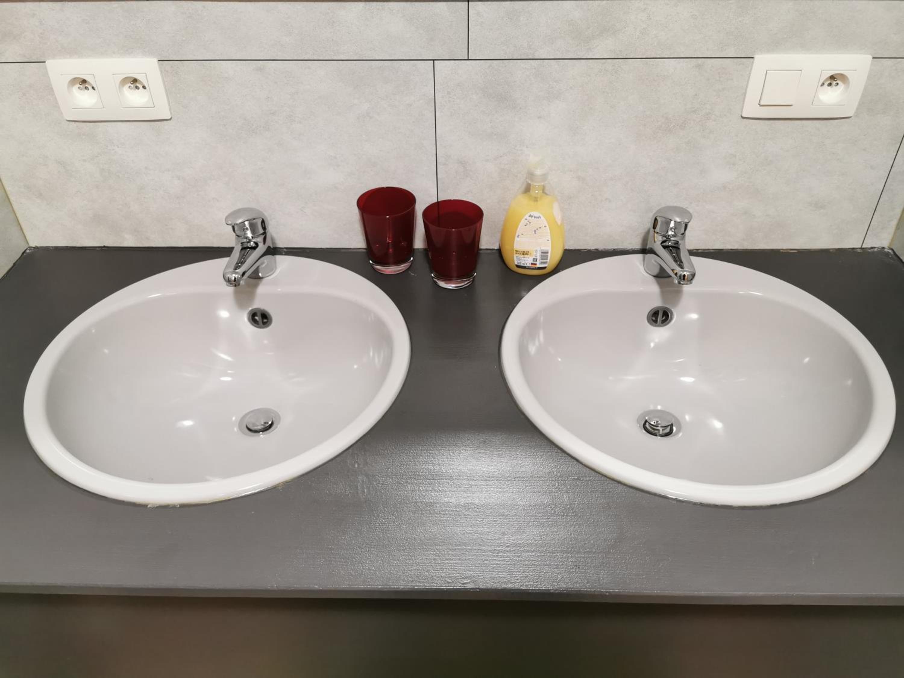 Double or Twin Room with Private Bathroom photo 3