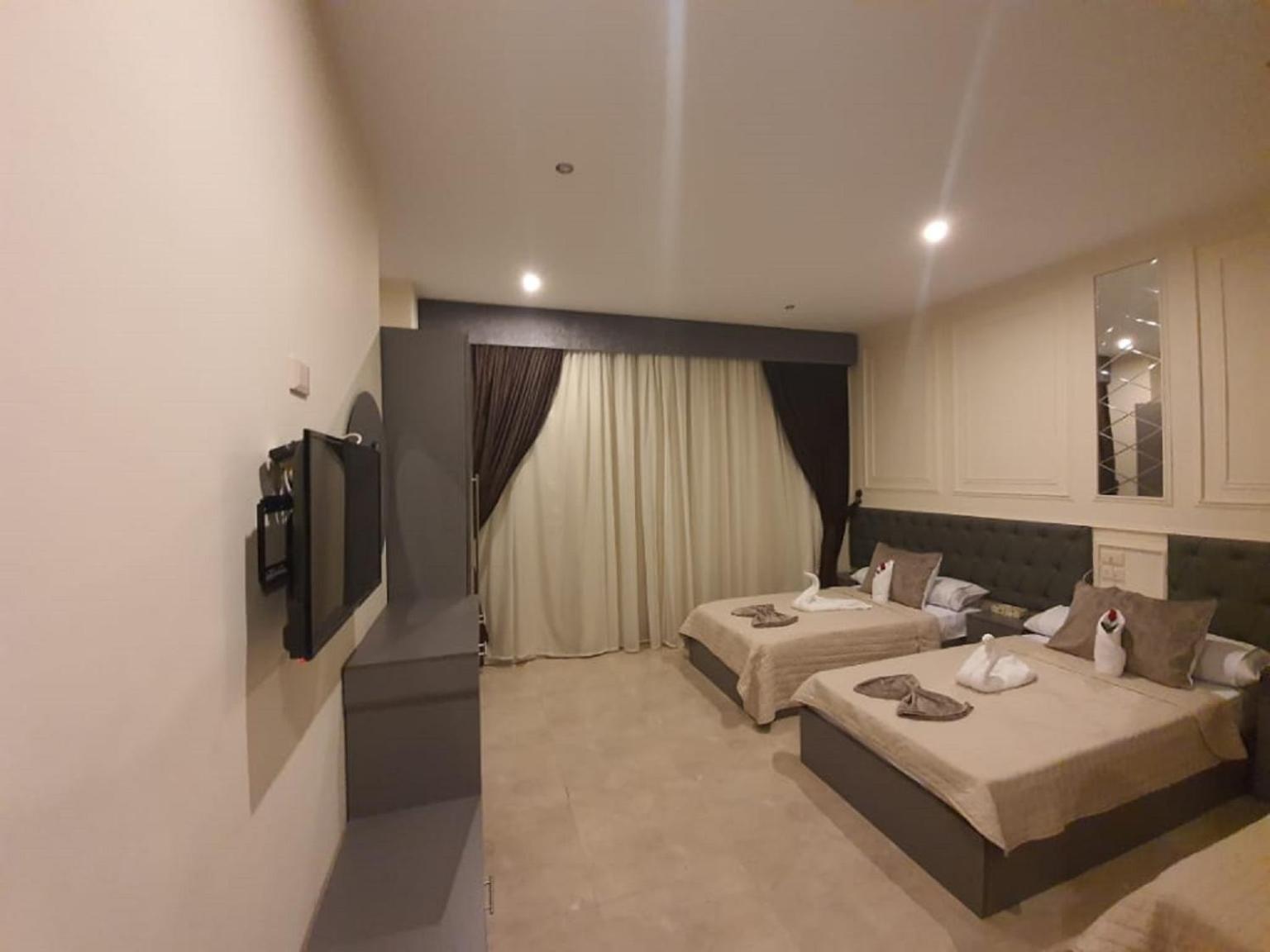 Deluxe Double or Twin Room - Photo 2