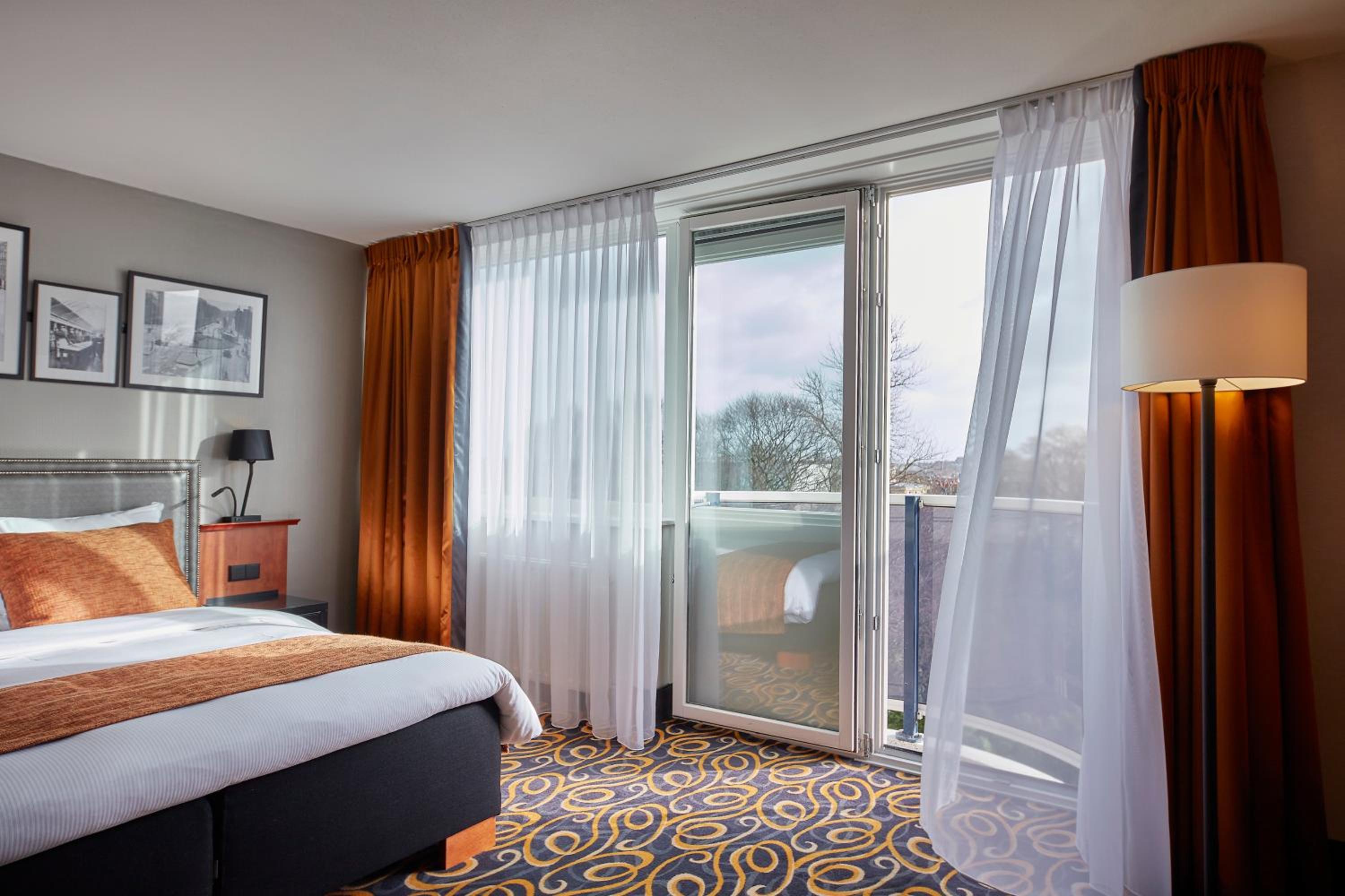 Standard Double or Twin Room with Balcony - Photo 6