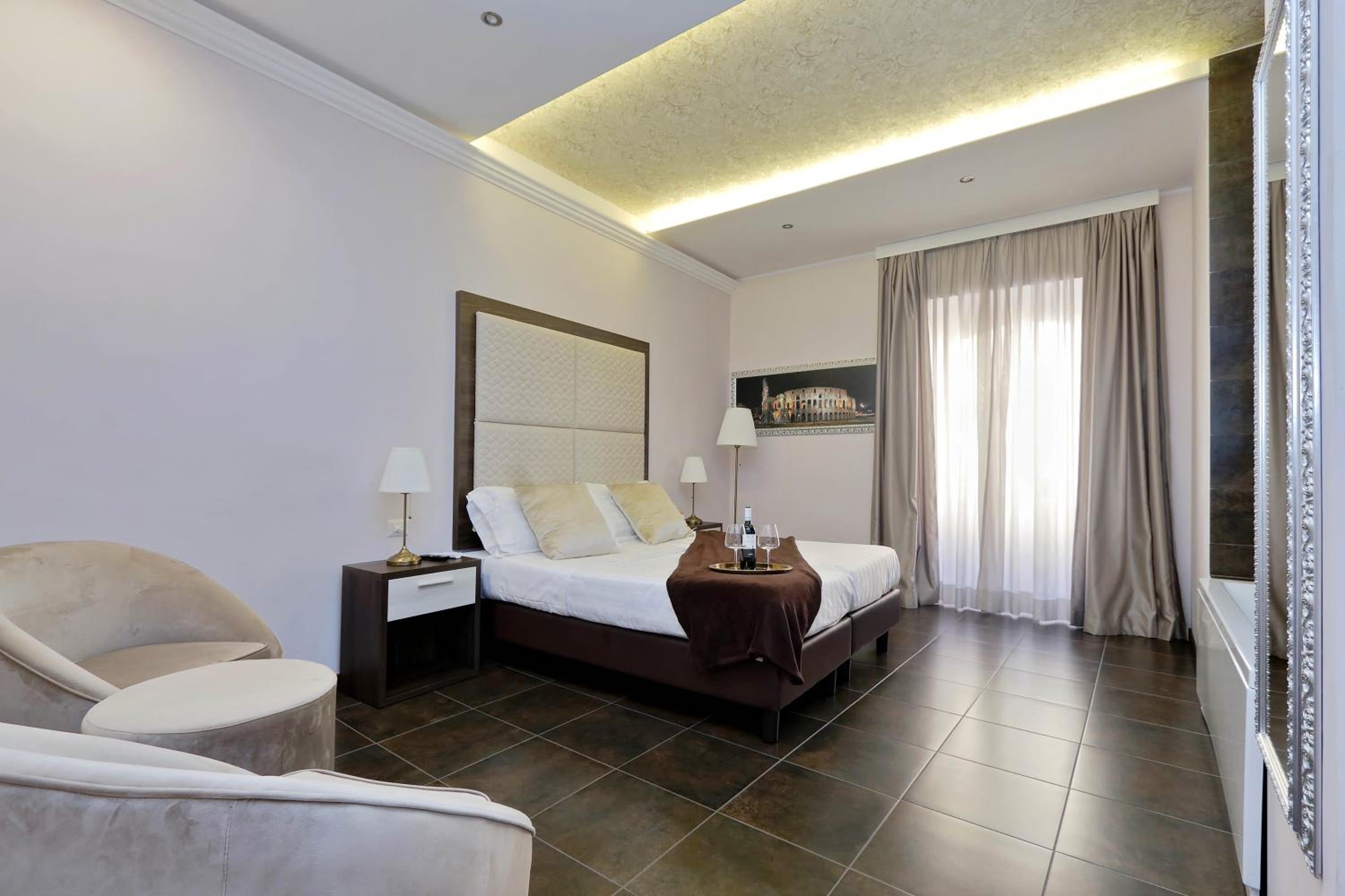 King Room with Spa Bath photo 1