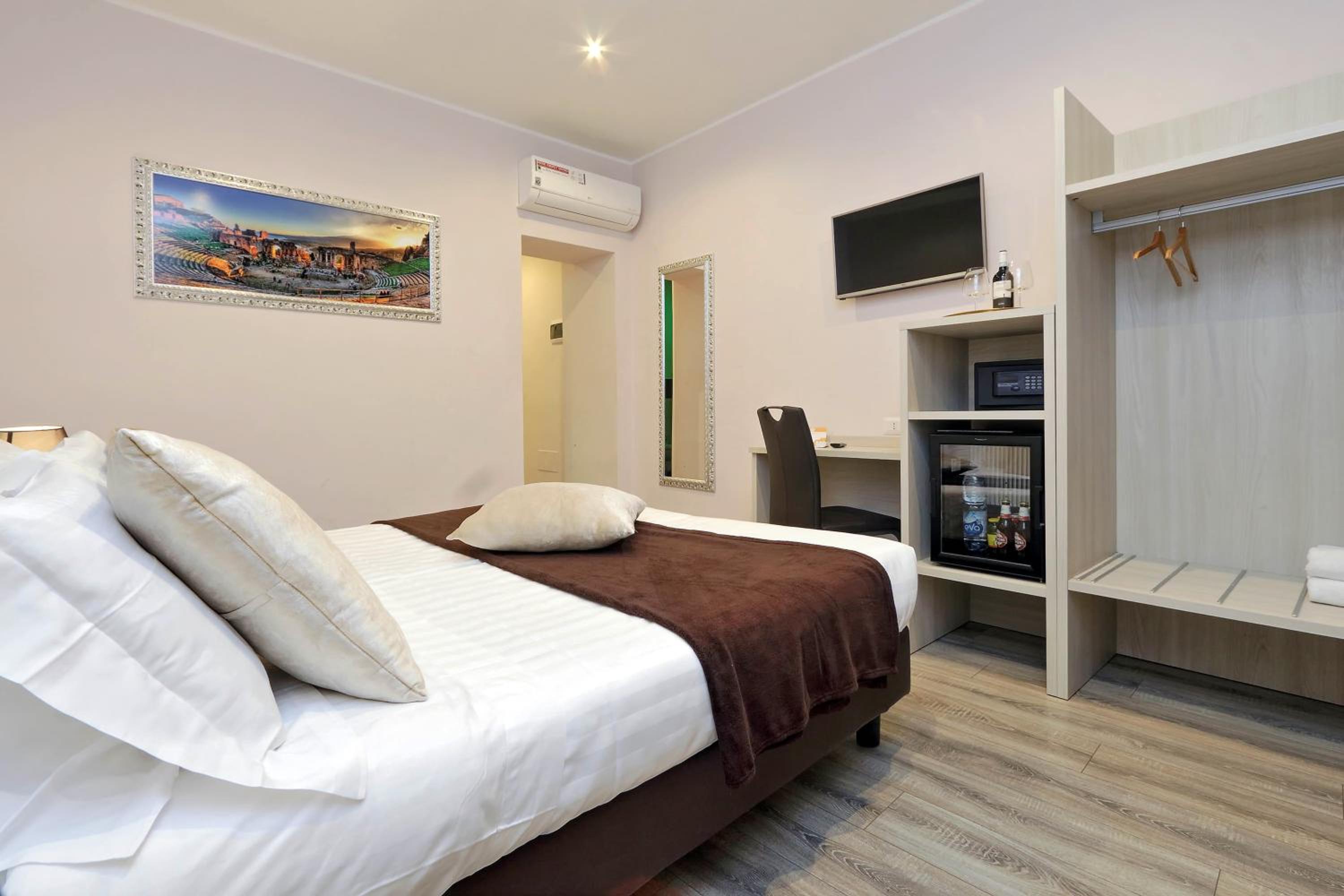Superior King Room photo 2