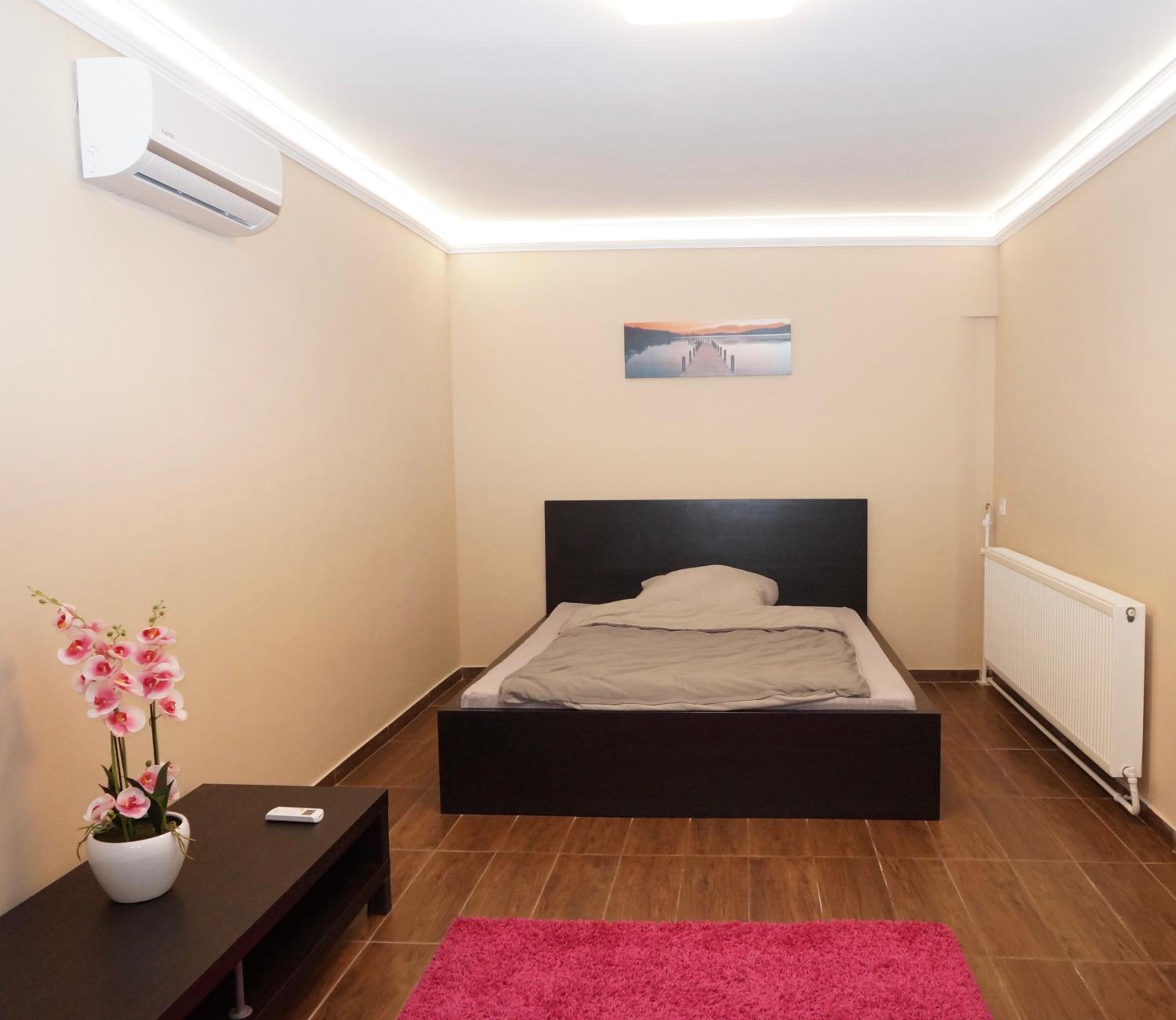 One-Bedroom Apartment - Photo 15