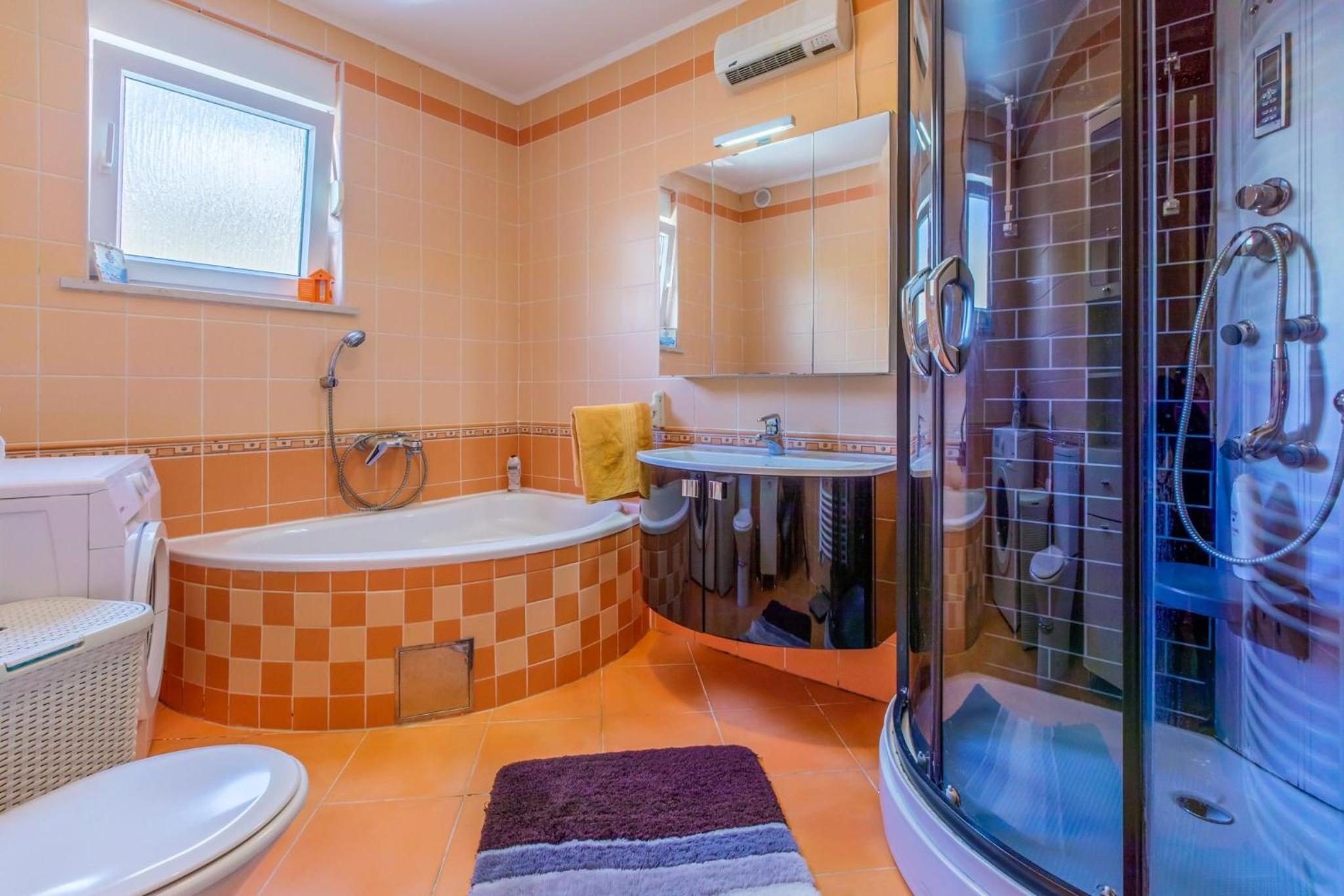 Apartment with Balcony photo 3