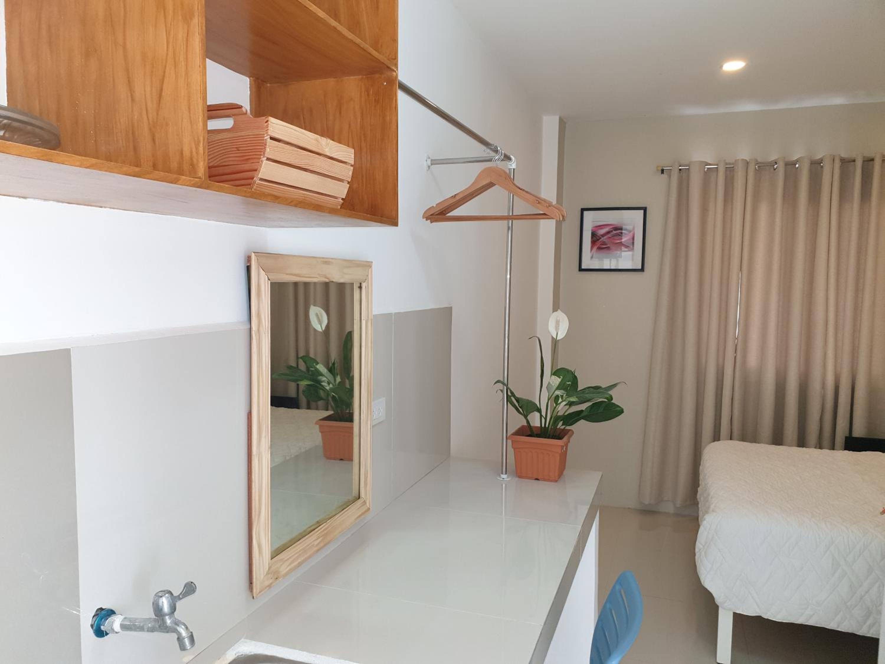 Double Room with Private Bathroom - Photo 3