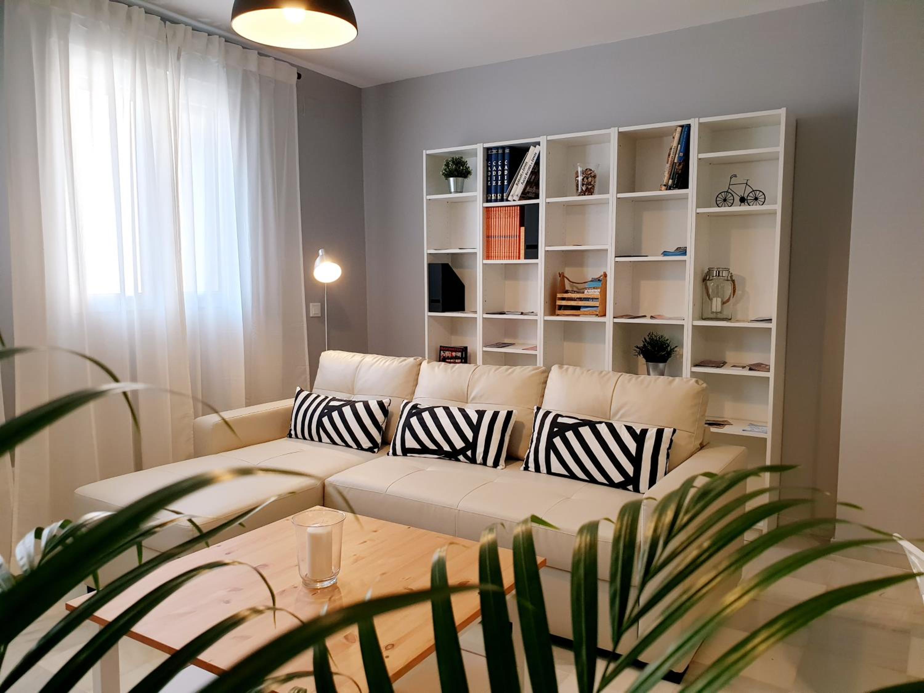 One-Bedroom Apartment photo 2