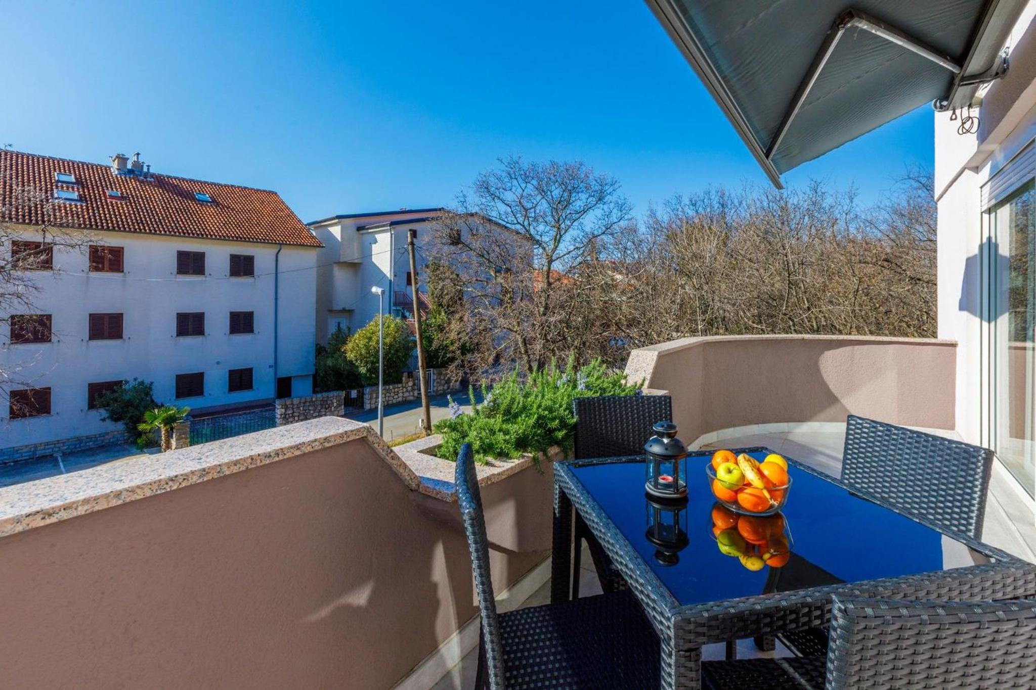 Apartment with Balcony photo 2