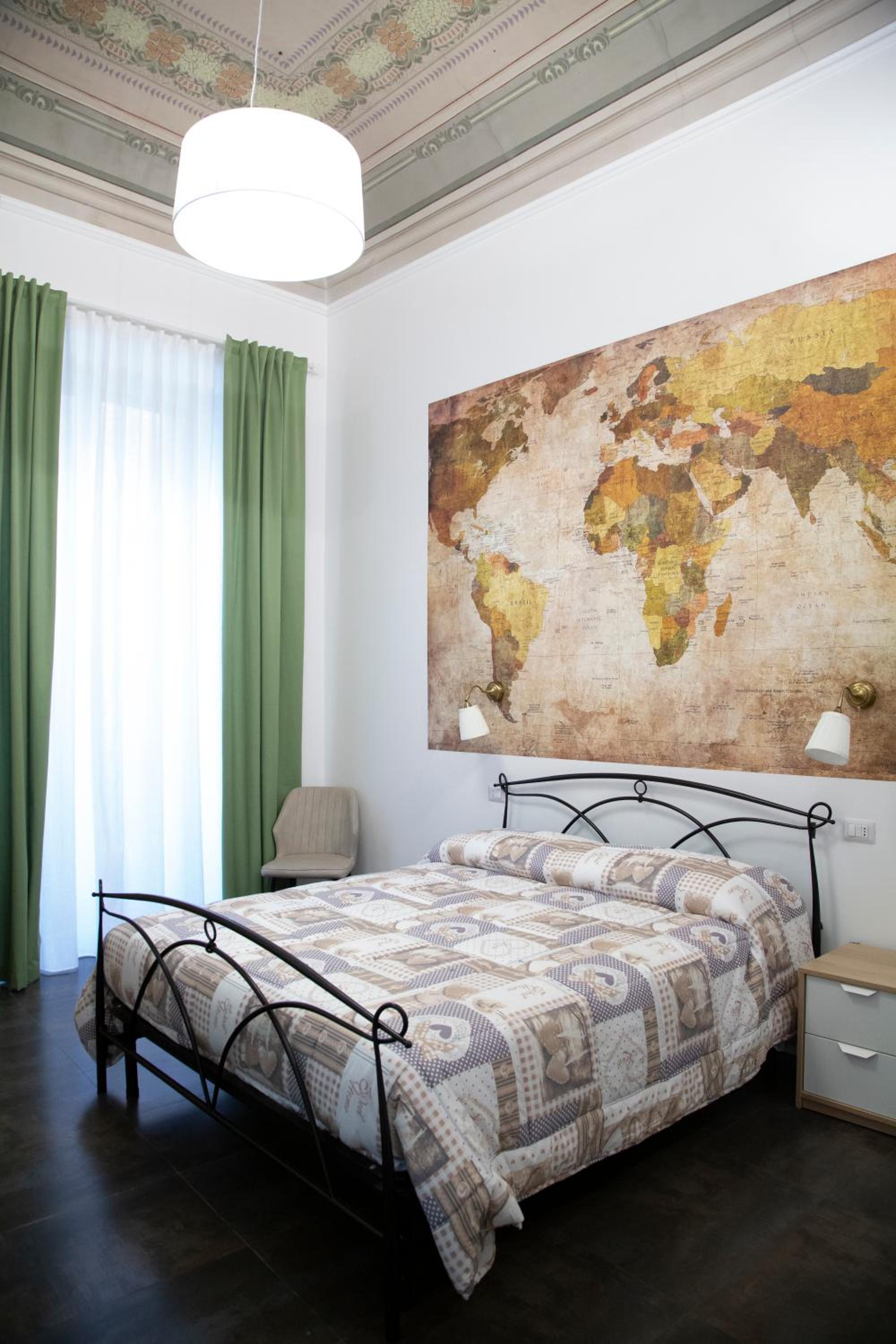 Junior Suite with Balcony - Photo 6