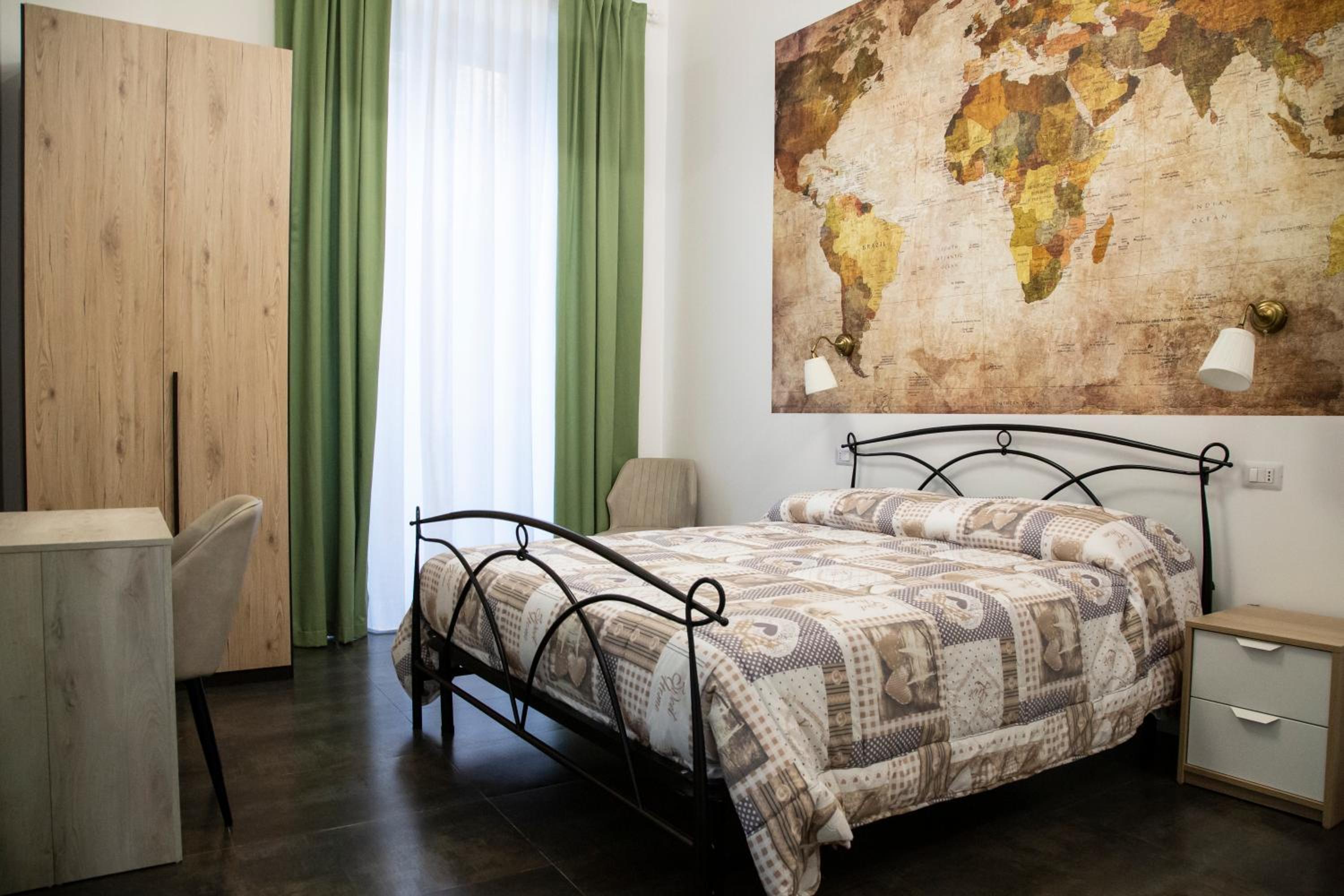 Junior Suite with Balcony - Photo 5