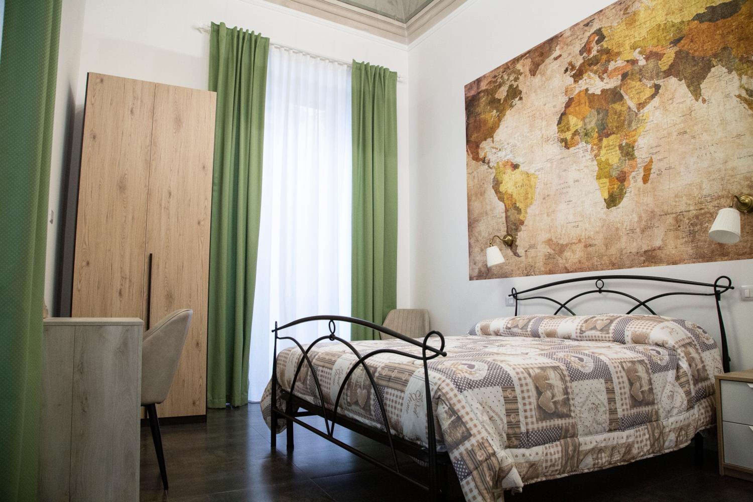 Junior Suite with Balcony - Photo 11