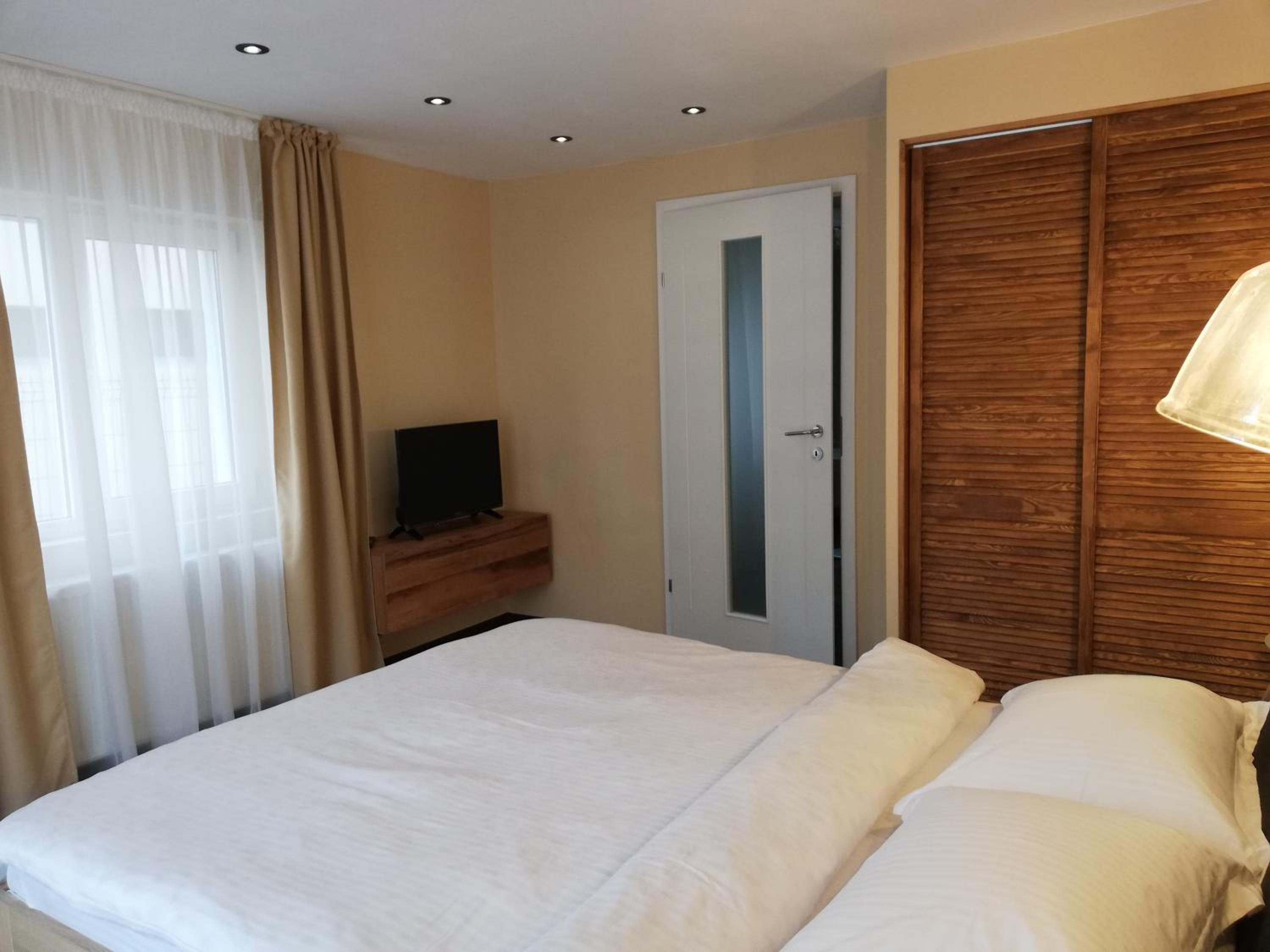 One-Bedroom Apartment - Photo 10