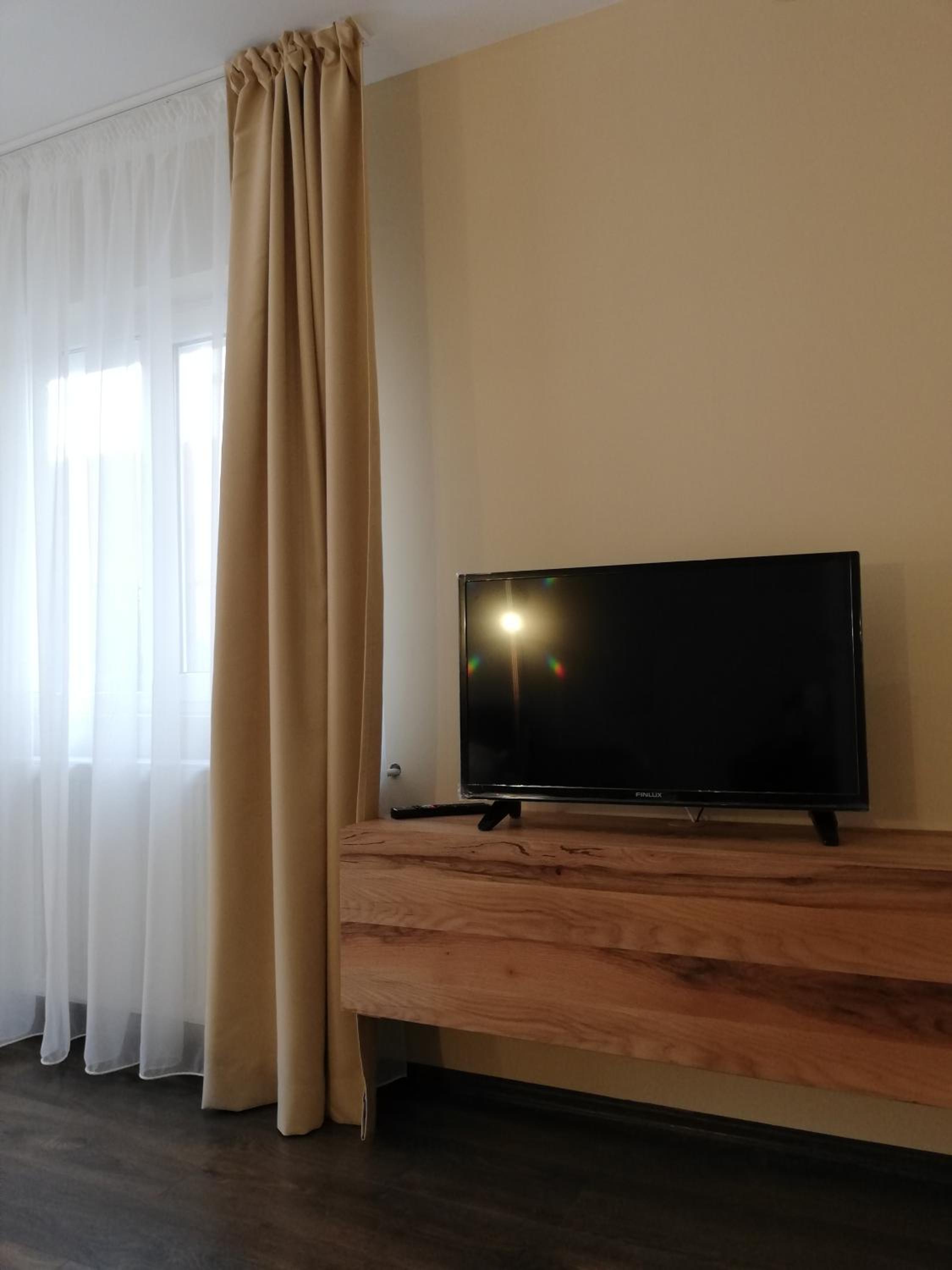 One-Bedroom Apartment - Photo 12