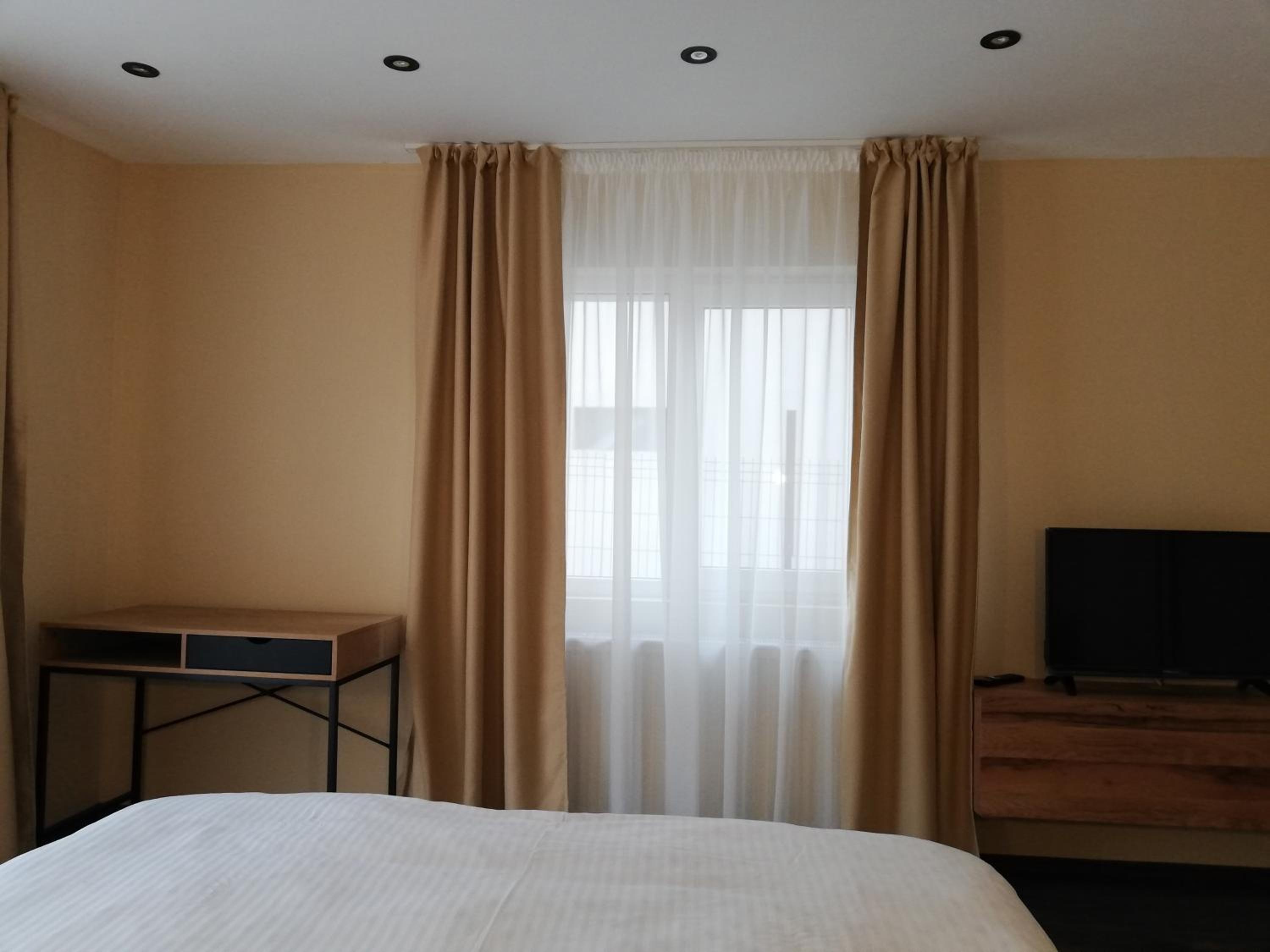 One-Bedroom Apartment - Photo 13