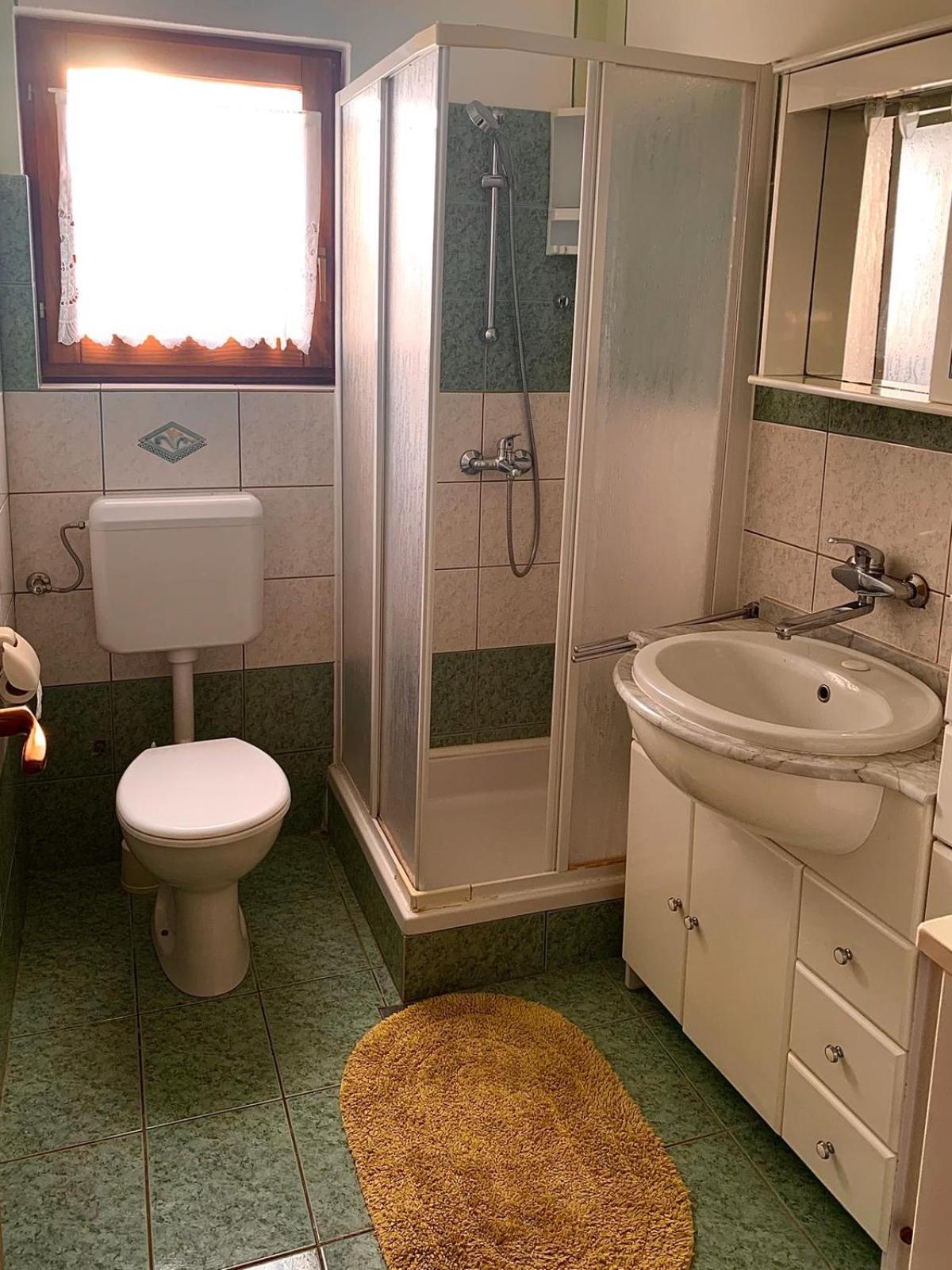 One-Bedroom Apartment - Photo 11