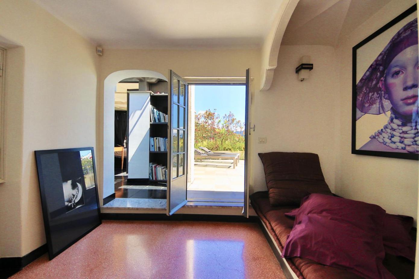 Villa photo 1