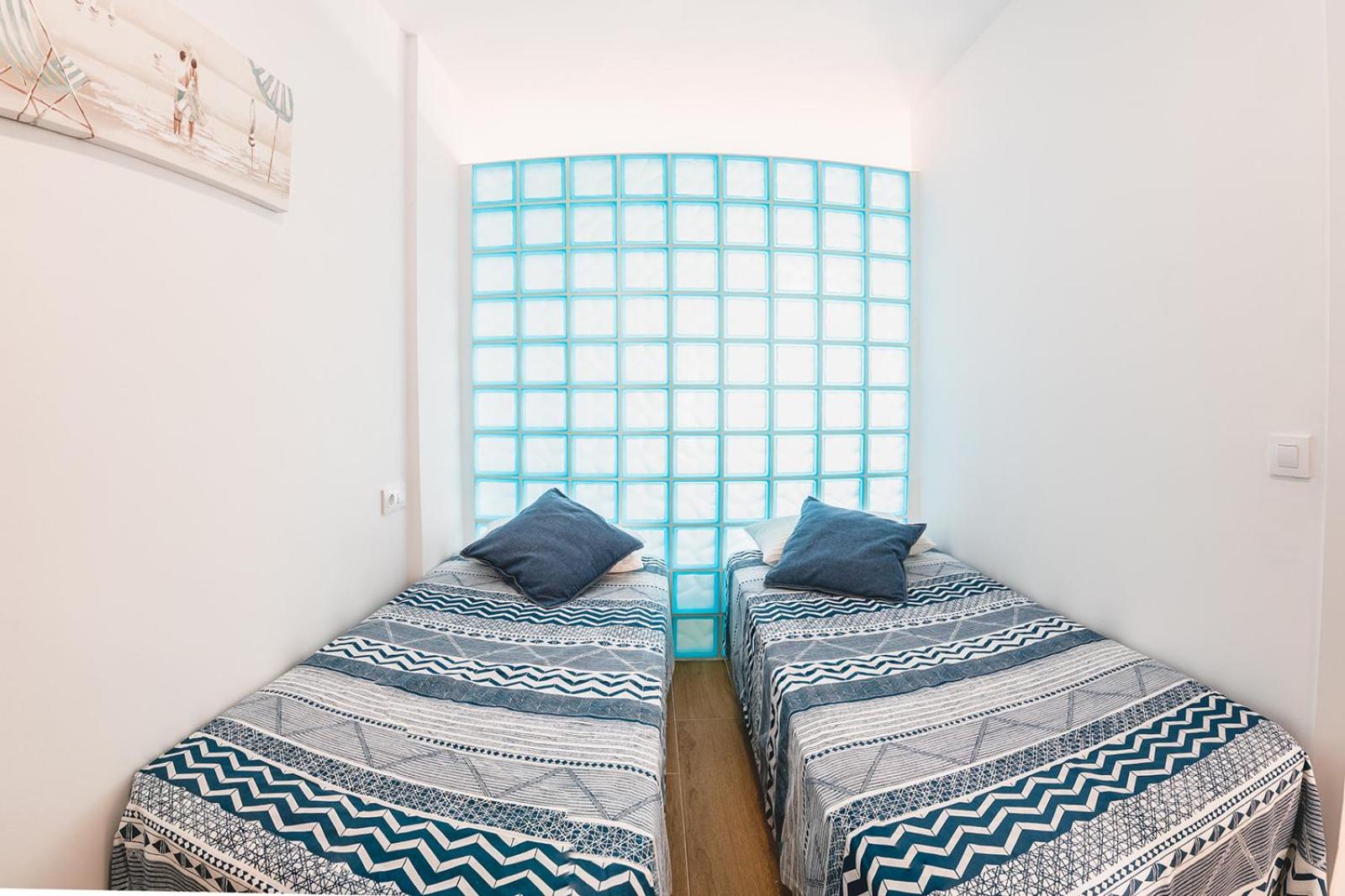 Apartment with Terrace - Photo 17