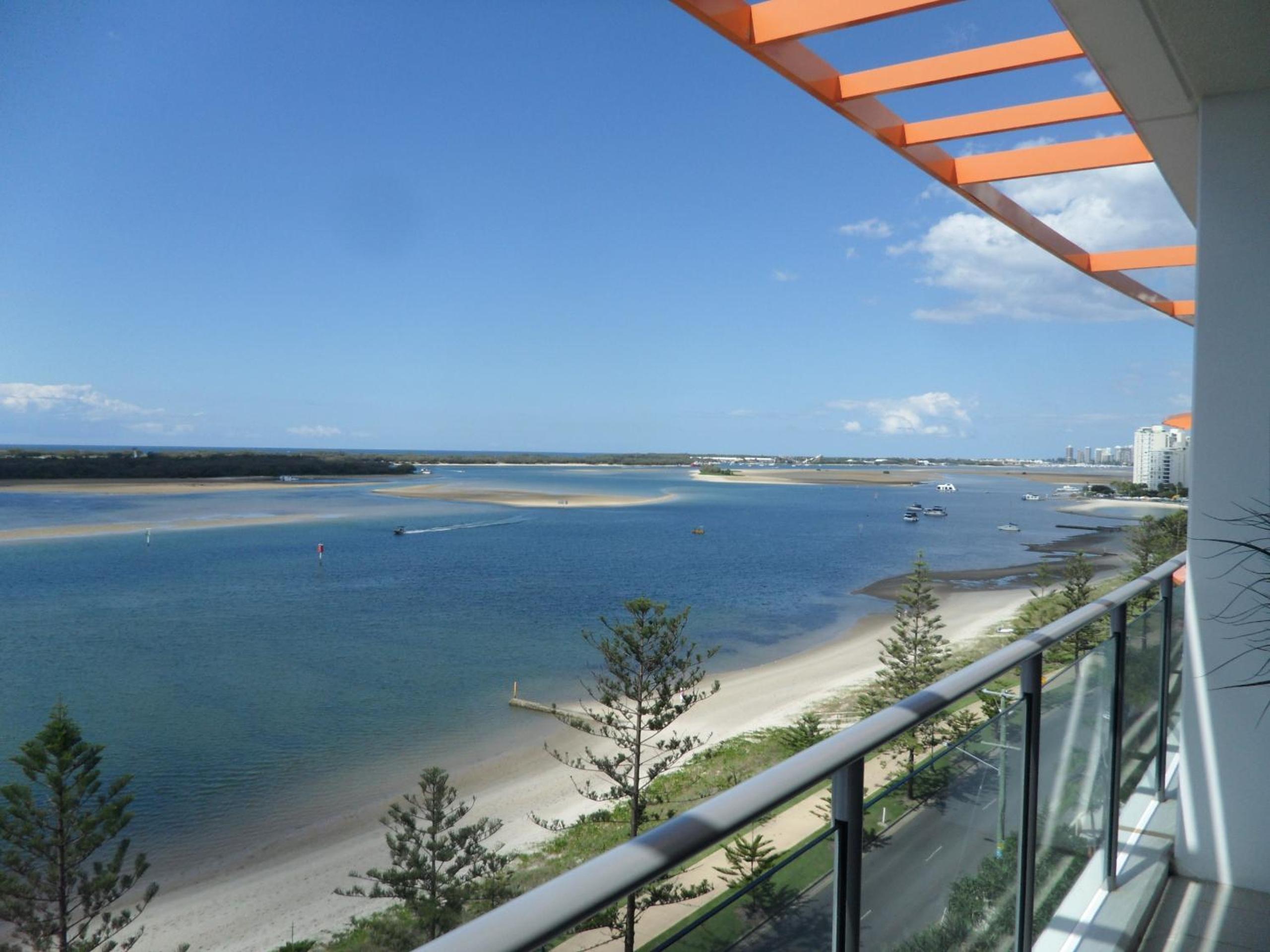 Two-Bedroom Apartment with Water View thumbnail 5
