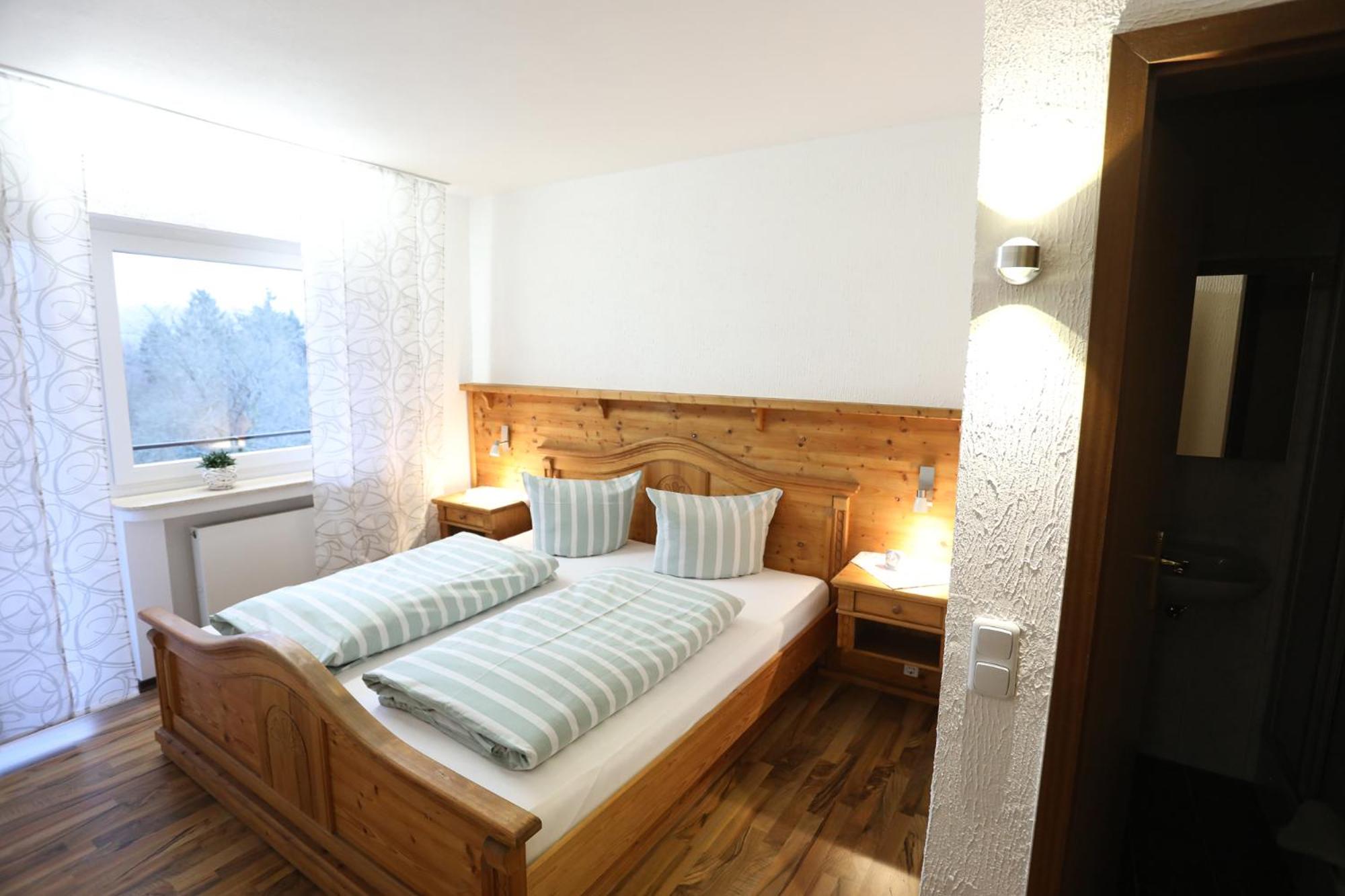 Studio with Balcony - Photo 17