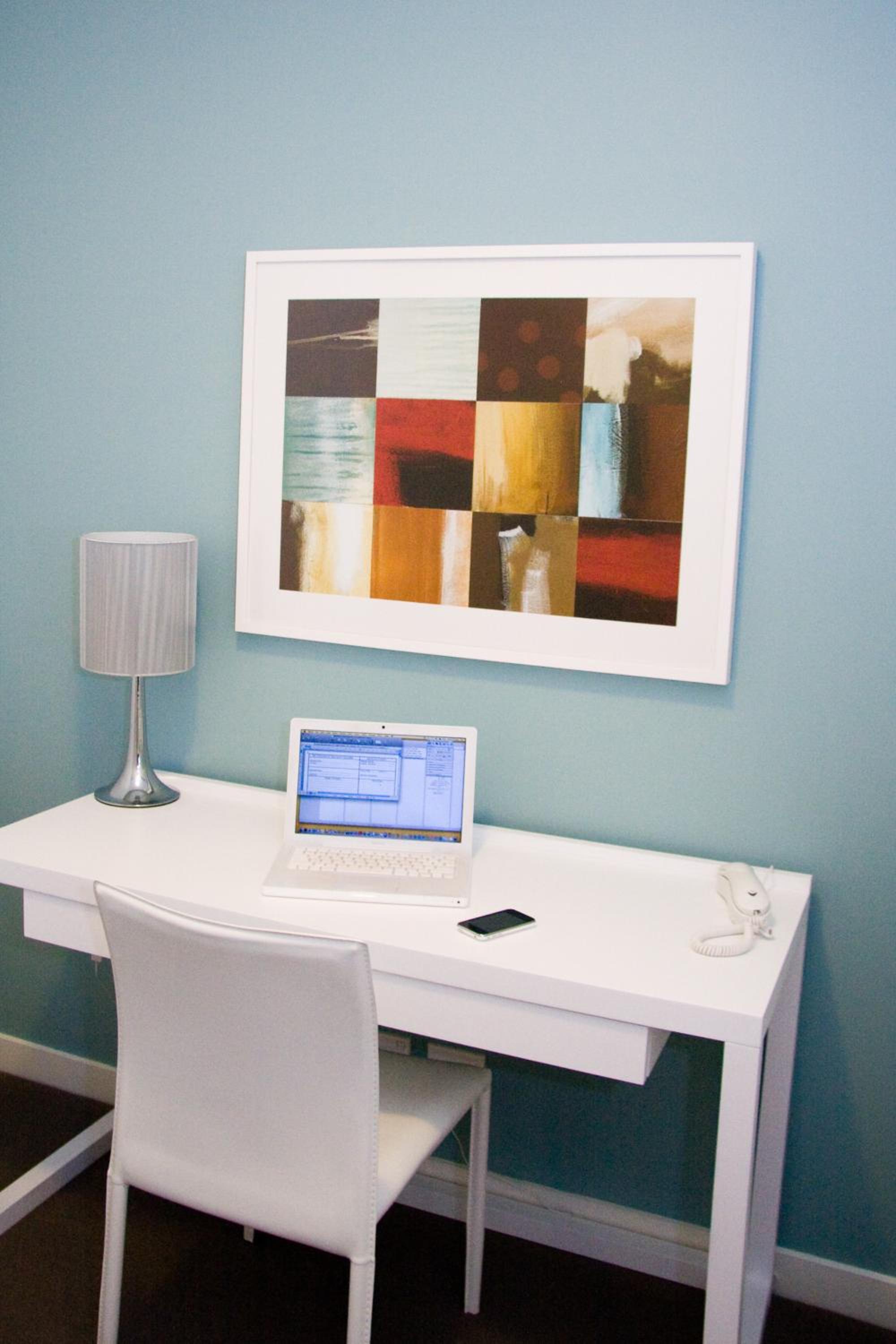 One-Bedroom Apartment with Water View thumbnail 6
