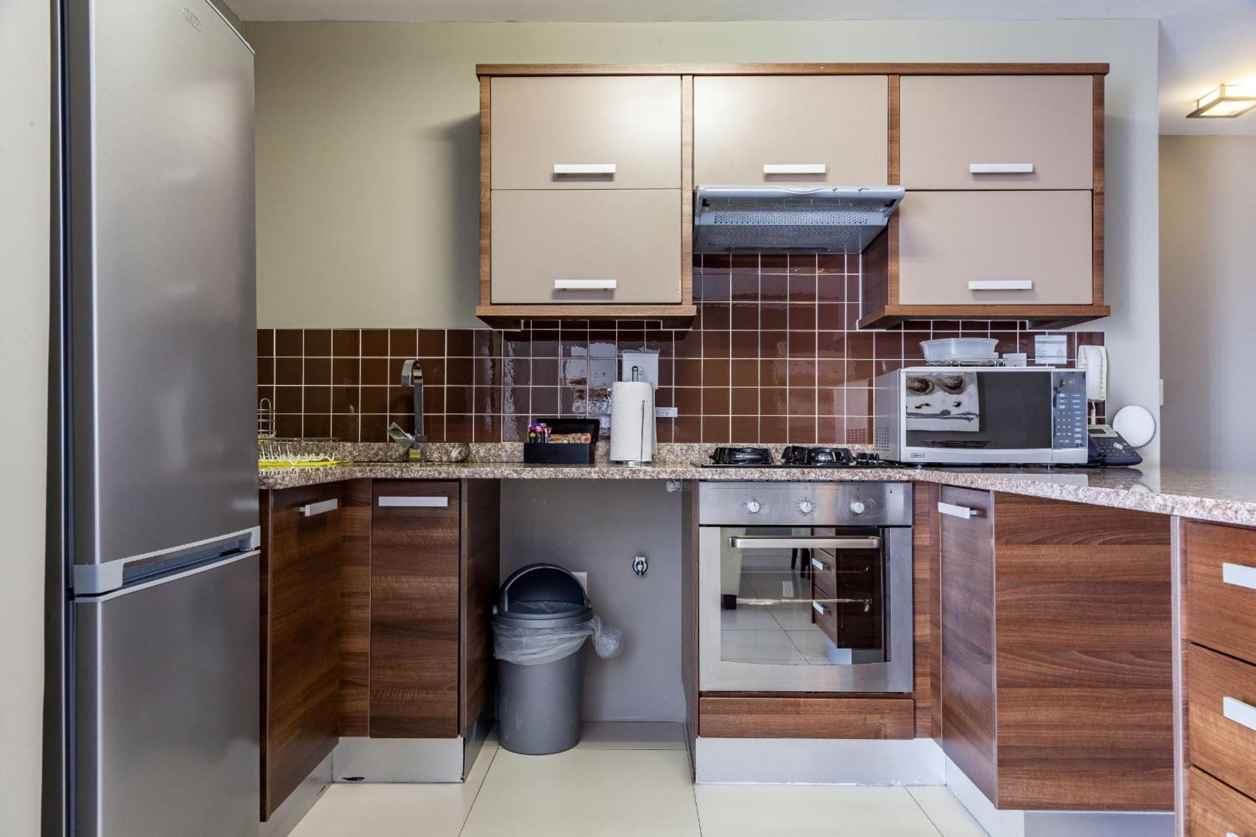 Three Bedroom 6 Sleeper photo 3