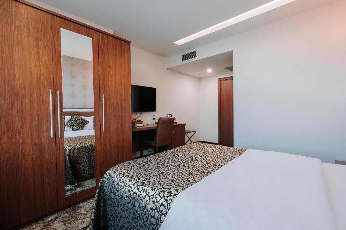 Deluxe Single Room with Sea View photo 2