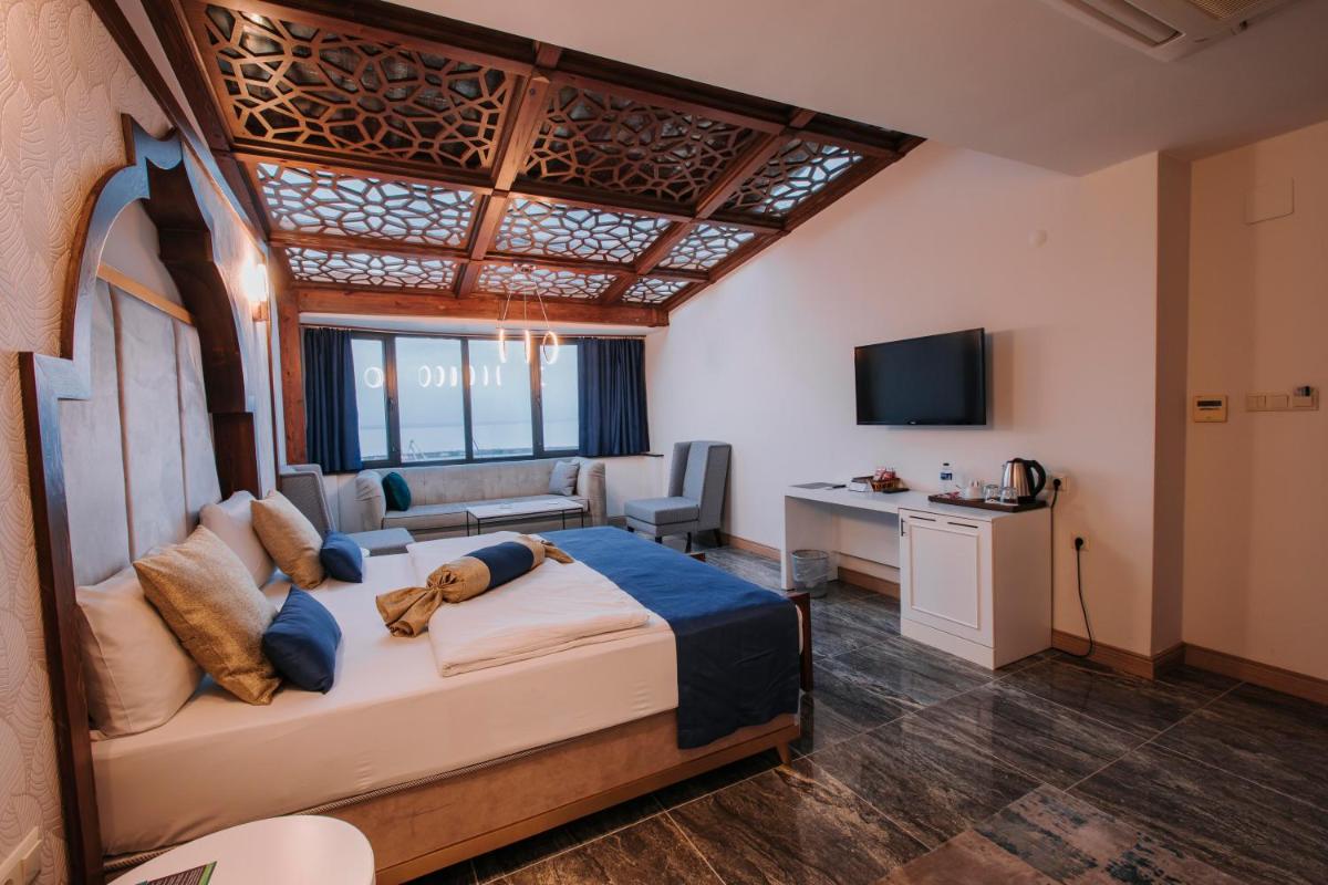 King Suite with Sea View photo 2