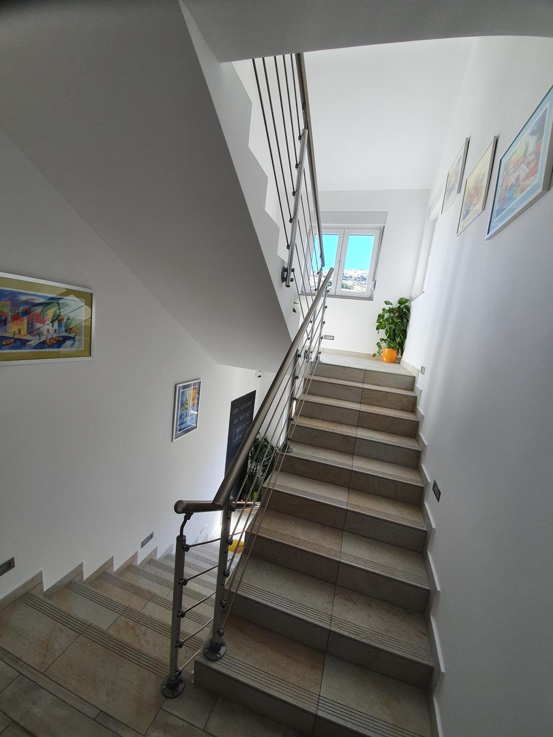 One-Bedroom Apartment with Terrace and Sea View photo 3