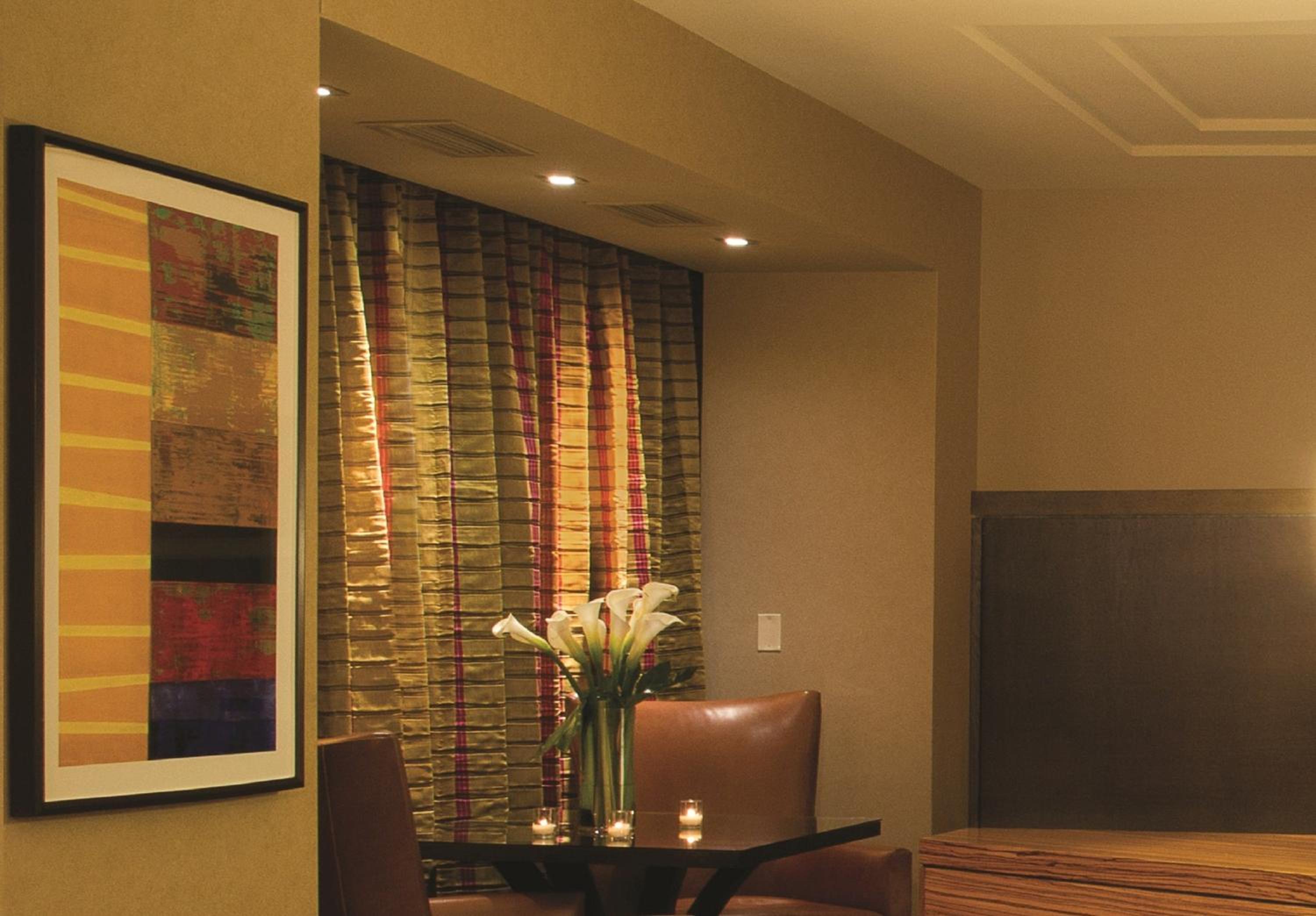 Luxury Corner Suite - Photo 3