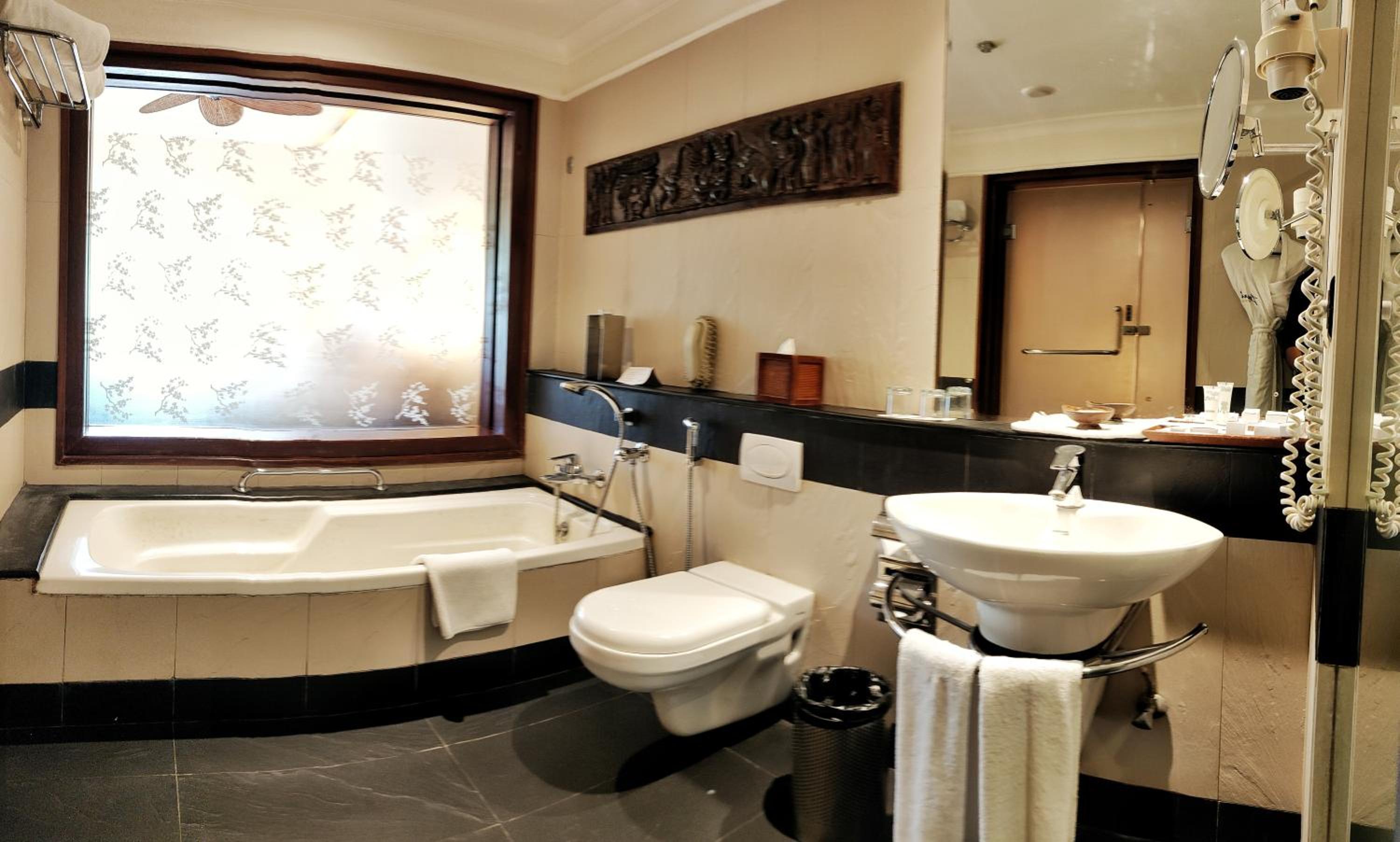 Deluxe Double or Twin Room with Lagoon View