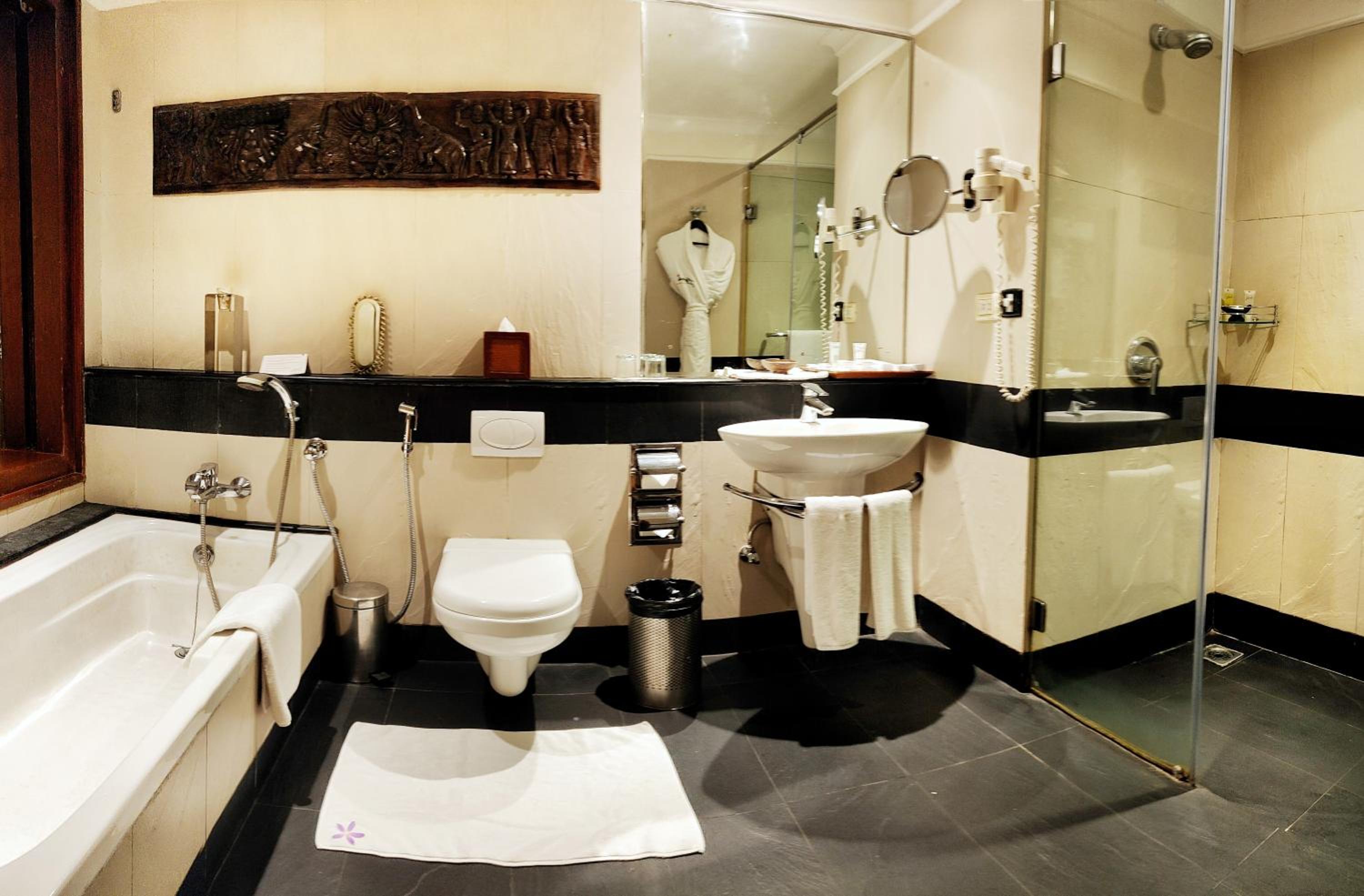 Deluxe Double or Twin Room with Lagoon View Deluxe Double or Twin Room with Lagoon View