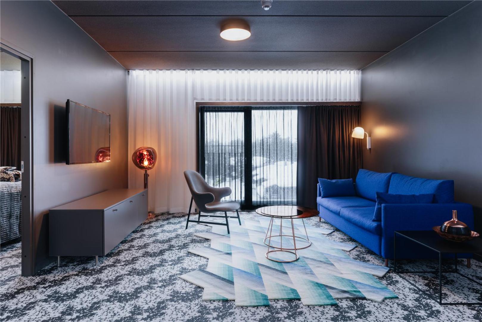 Deluxe King Suite - Photo 6